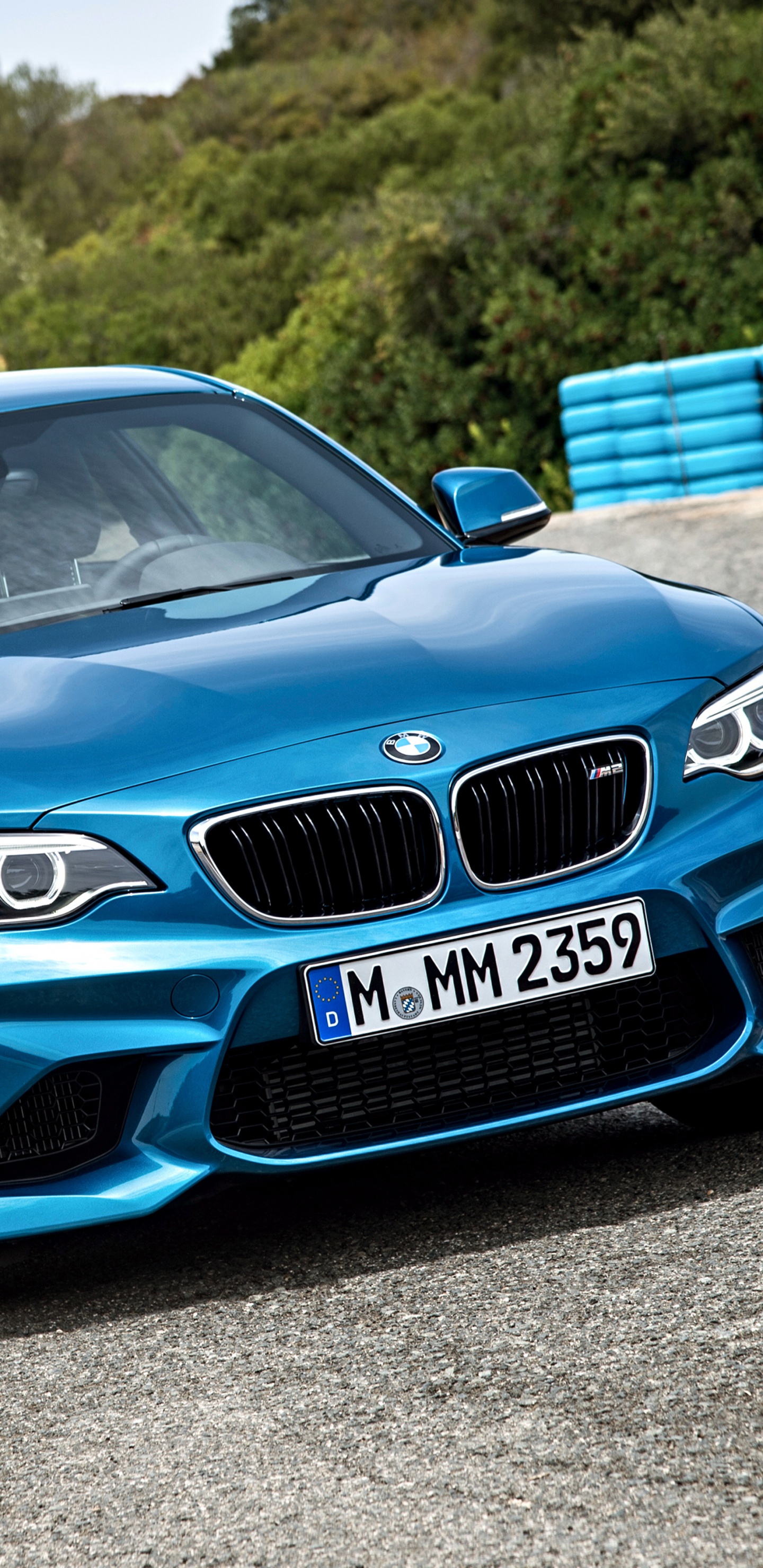 BMW m 3 Azul en la Carretera Durante el Día. Wallpaper in 1440x2960 Resolution