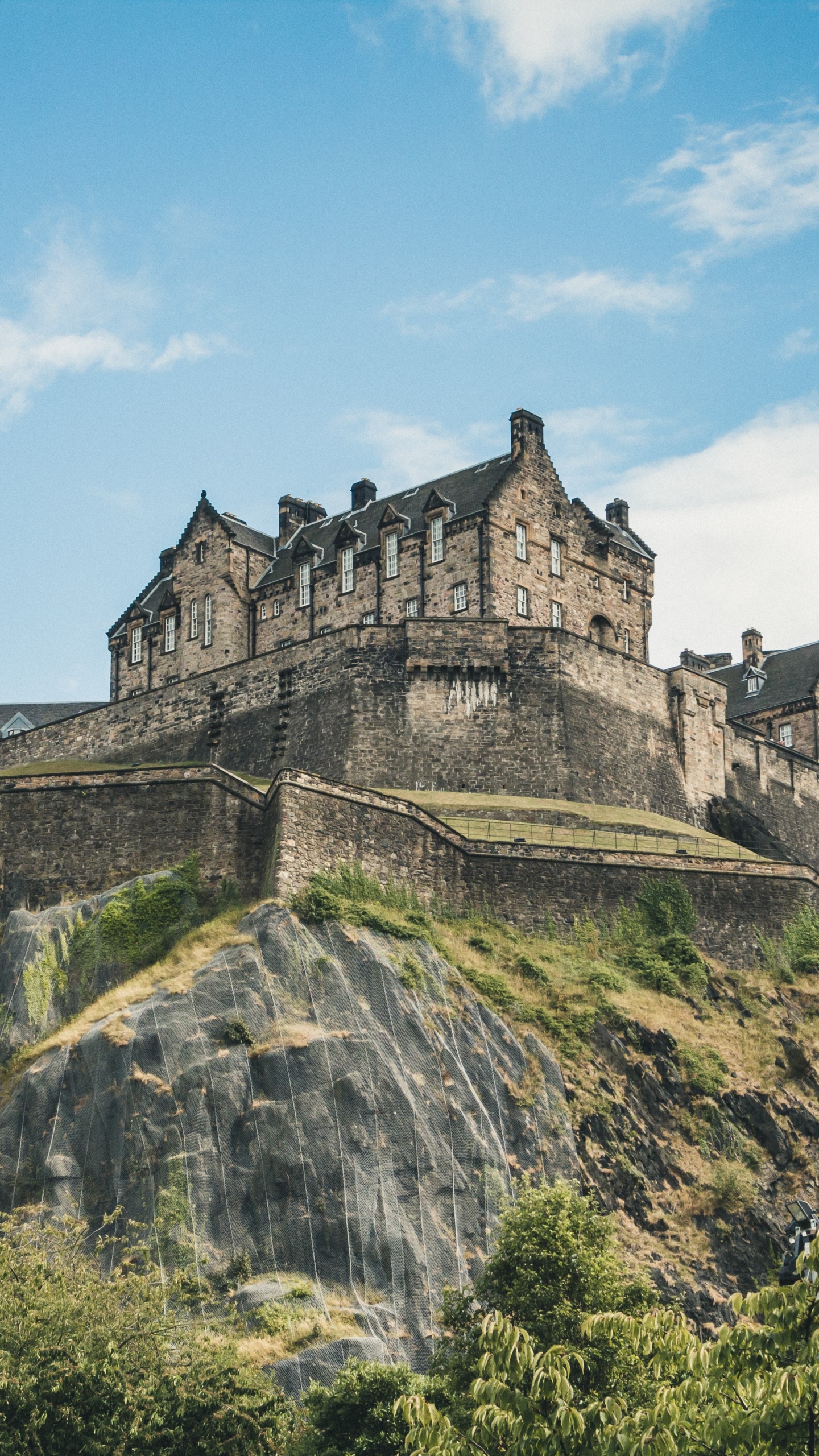 Edinburgh Castle, Castle, Princes Street Gardens, Cloud, Building. Wallpaper in 1440x2560 Resolution