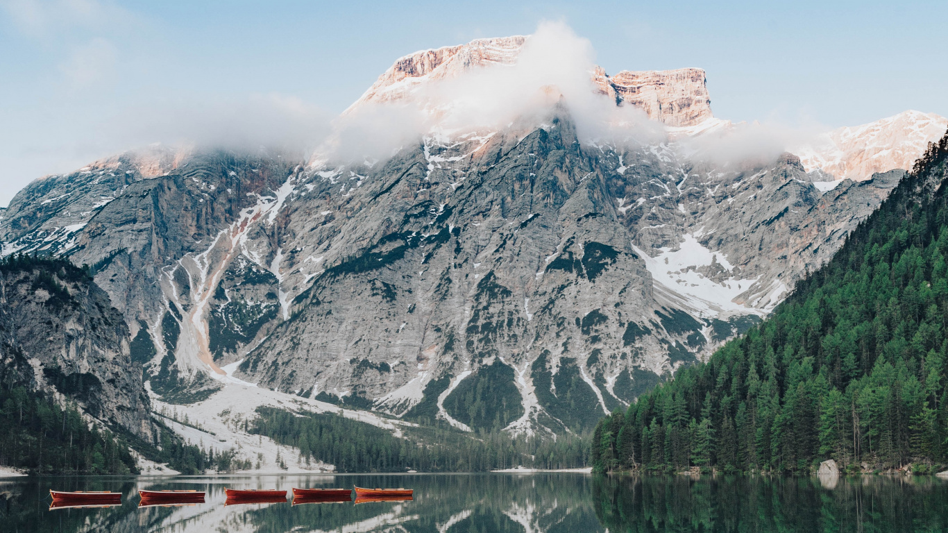 Las Formaciones Montañosas, Montaje de Escenografía, Highland, Cuerpo de Agua, Lago. Wallpaper in 1366x768 Resolution