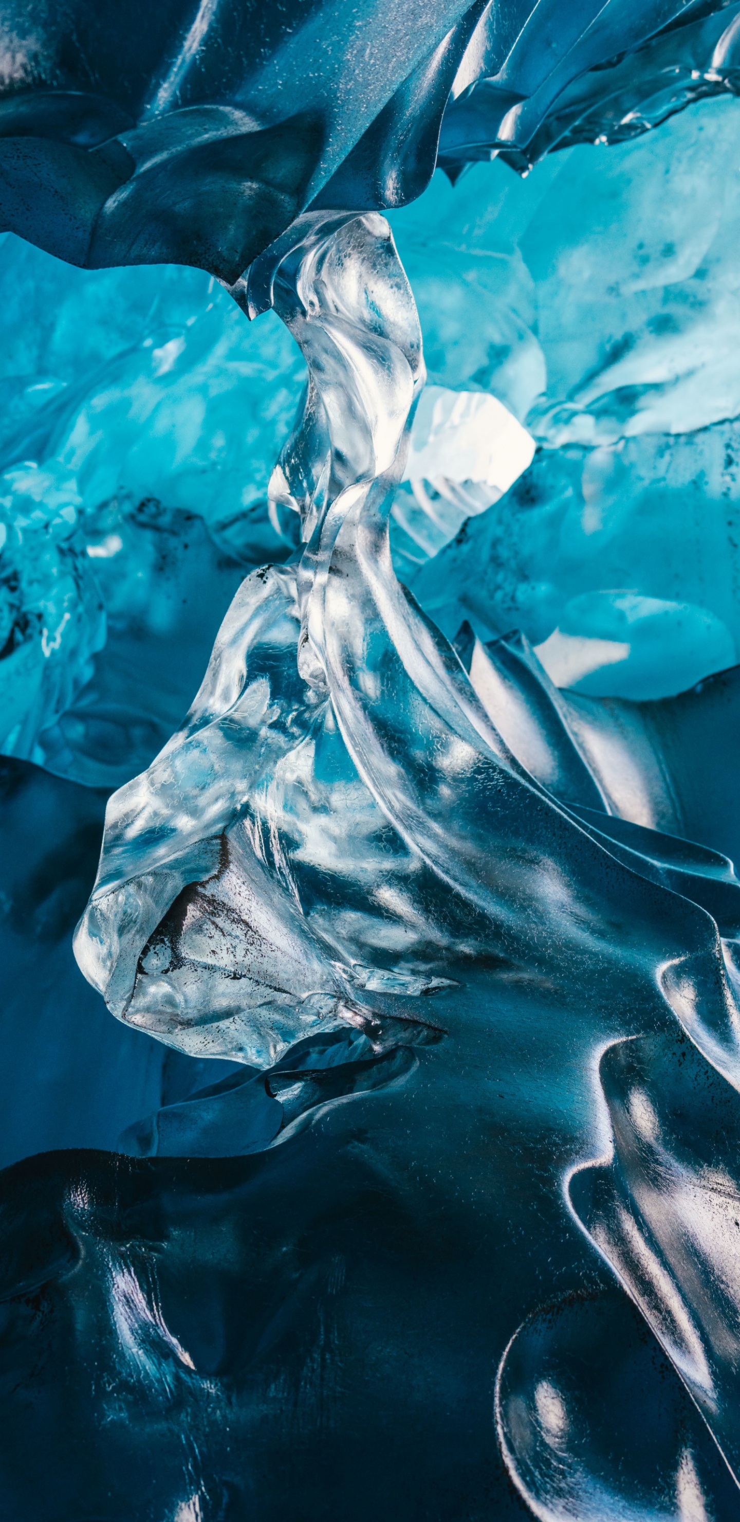 White and Black Abstract Painting. Wallpaper in 1440x2960 Resolution