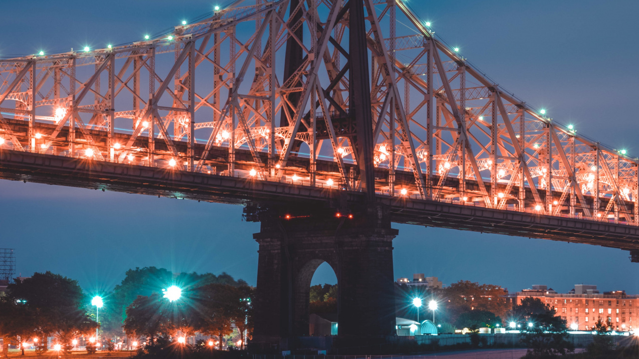 Puente Sobre el Agua Durante la Noche. Wallpaper in 1280x720 Resolution