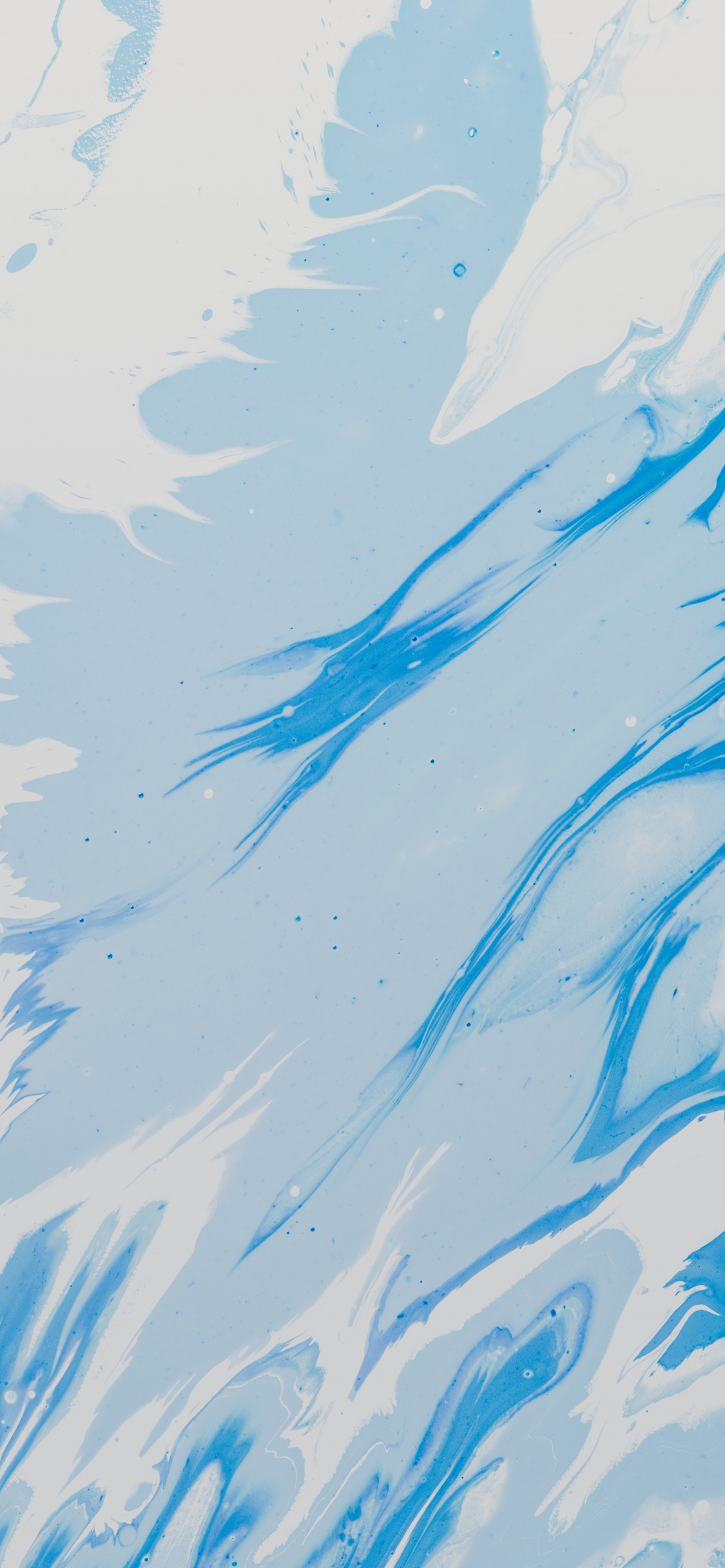 Blaue Und Weiße Abstrakte Malerei. Wallpaper in 1125x2436 Resolution