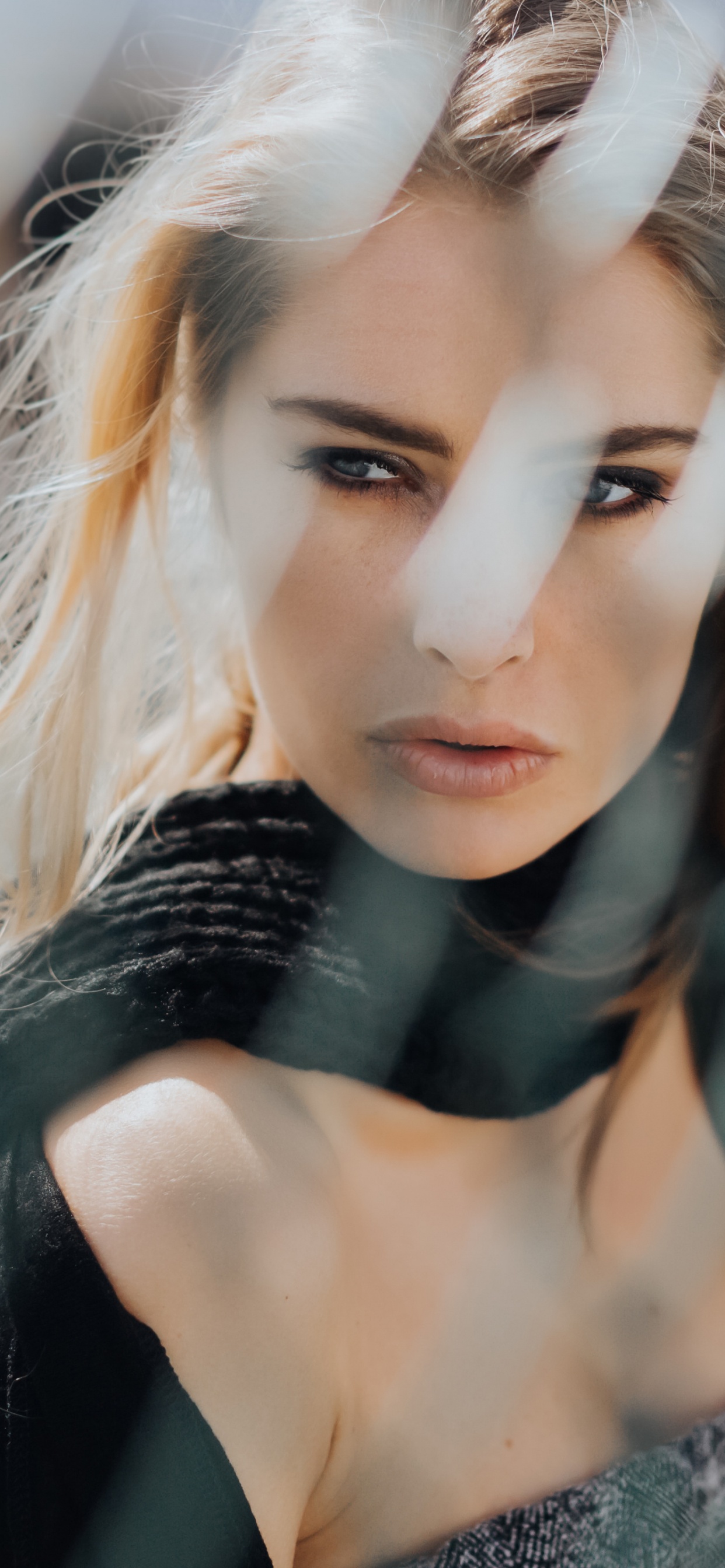 Belleza, Piel, Las Pestañas, La Gente en la Naturaleza, Moda de la Calle. Wallpaper in 1242x2688 Resolution