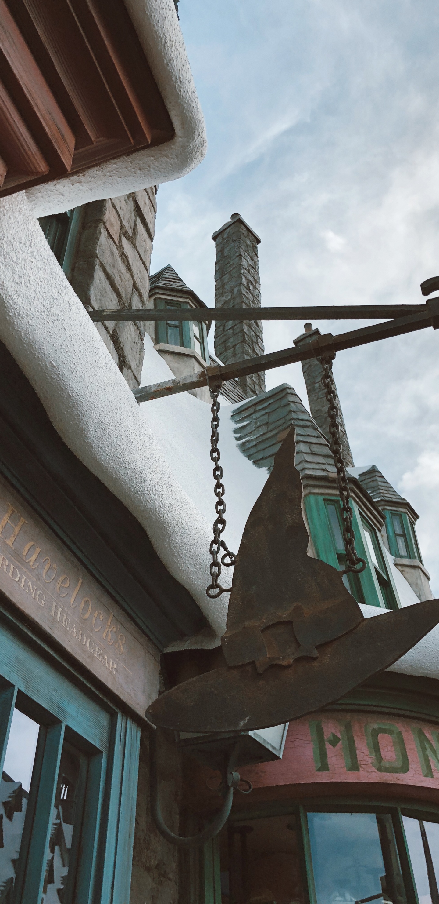 Diagon Alley, Landmark, Roof, Teal, Iron. Wallpaper in 1440x2960 Resolution