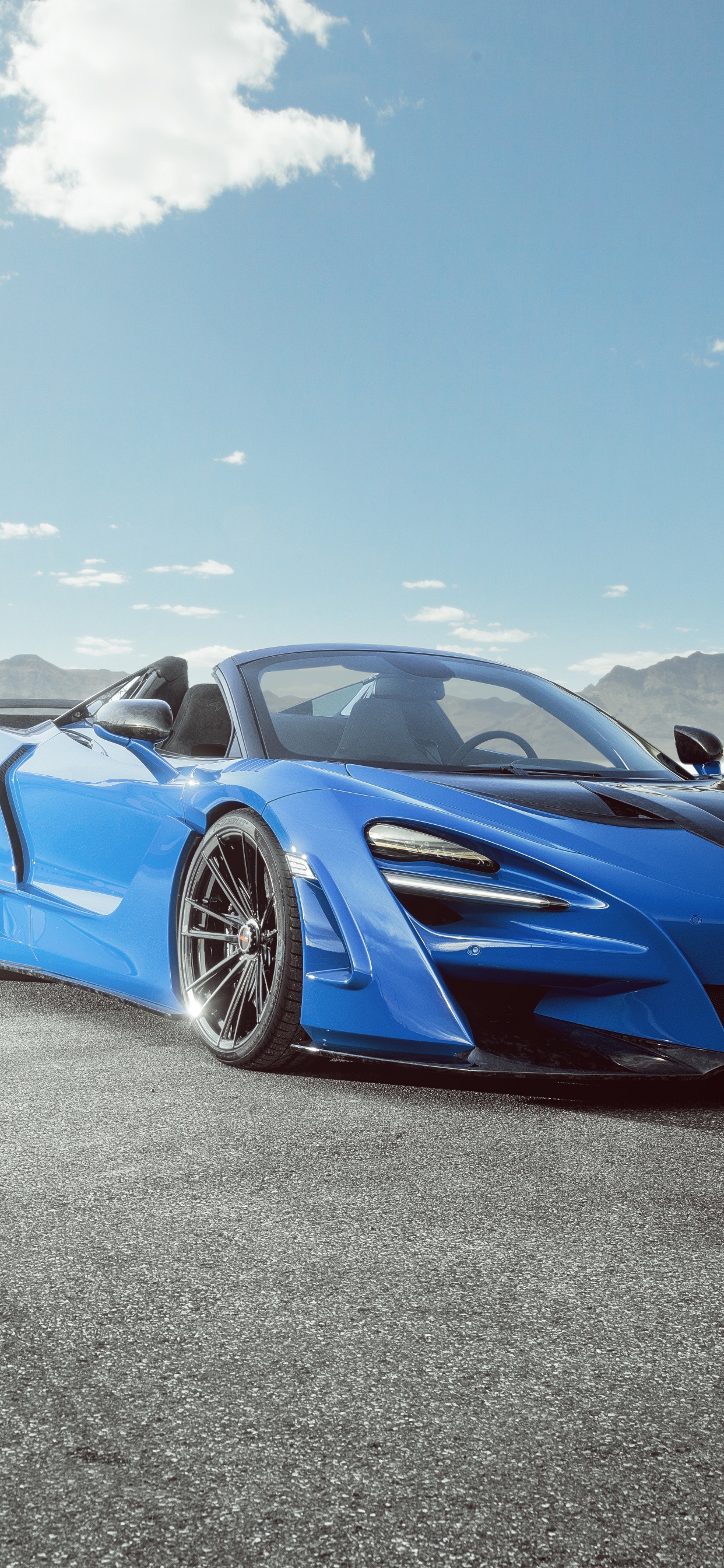 Blaues Auto, Sportwagen, Mclaren Automotive, Car, Mclaren. Wallpaper in 1242x2688 Resolution