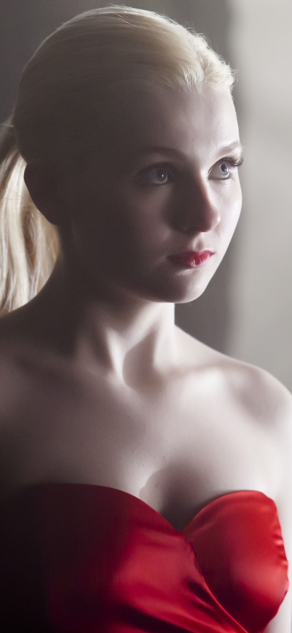 Abigail Breslin Final Girl, Final Girl, Abigail Breslin, Kit Kittredge, Lip. Wallpaper in 1125x2436 Resolution