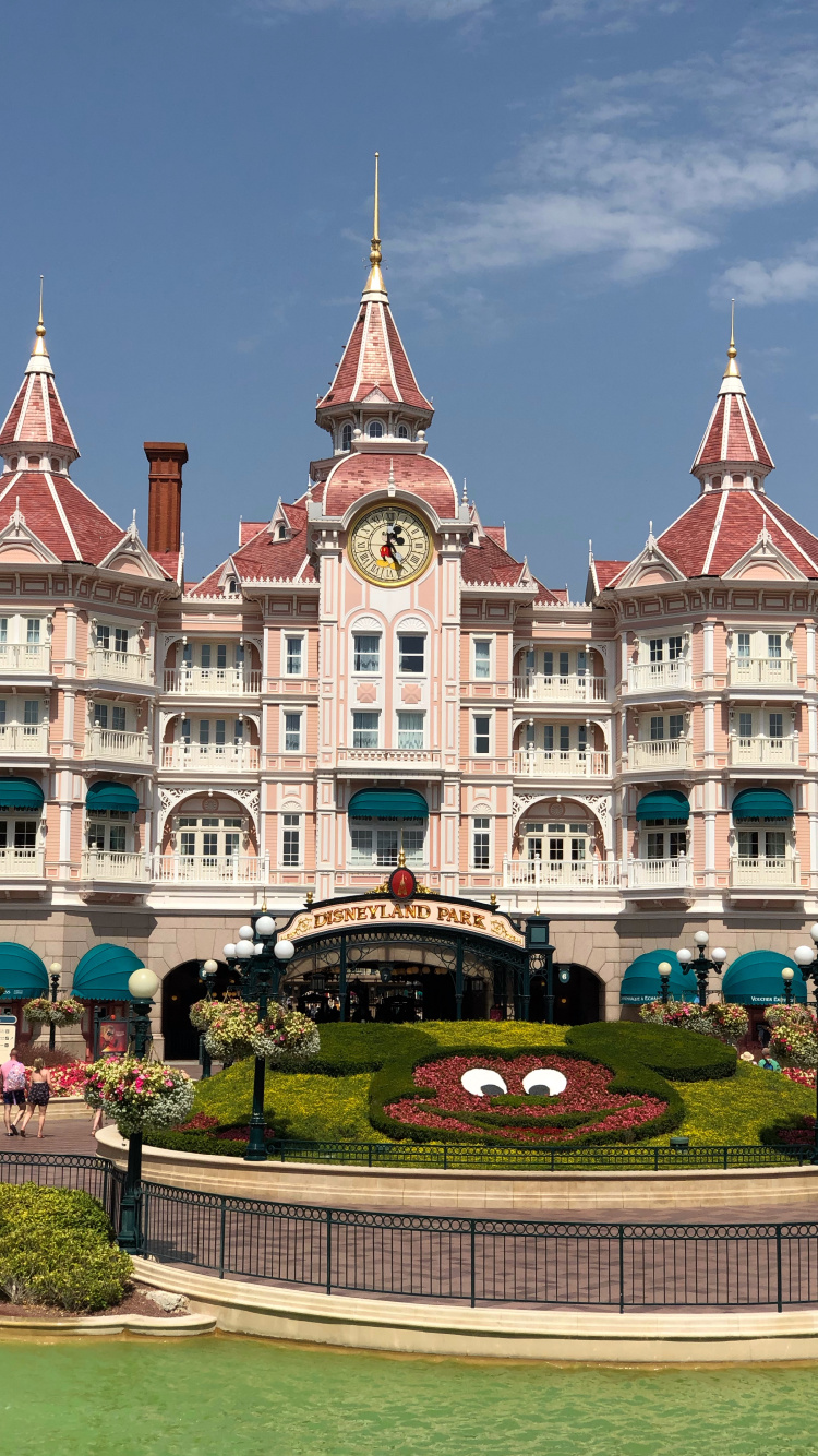 Hôtel Disneyland Resort Paris, Spire, Façade, Clocher, Fleuron. Wallpaper in 750x1334 Resolution