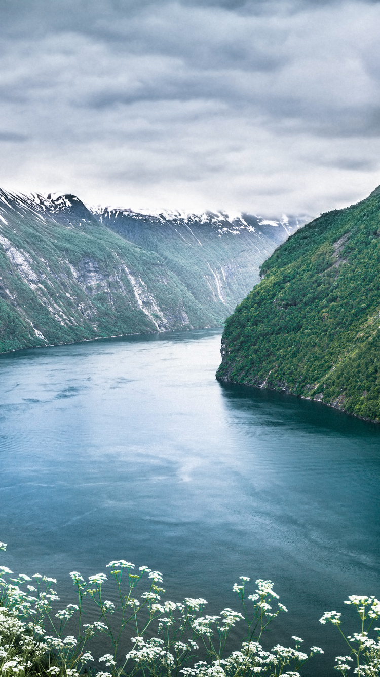 Sieben Schwestern Wasserfall, Geirangerfjord, Geiranger, Skagefl, Fjord. Wallpaper in 750x1334 Resolution