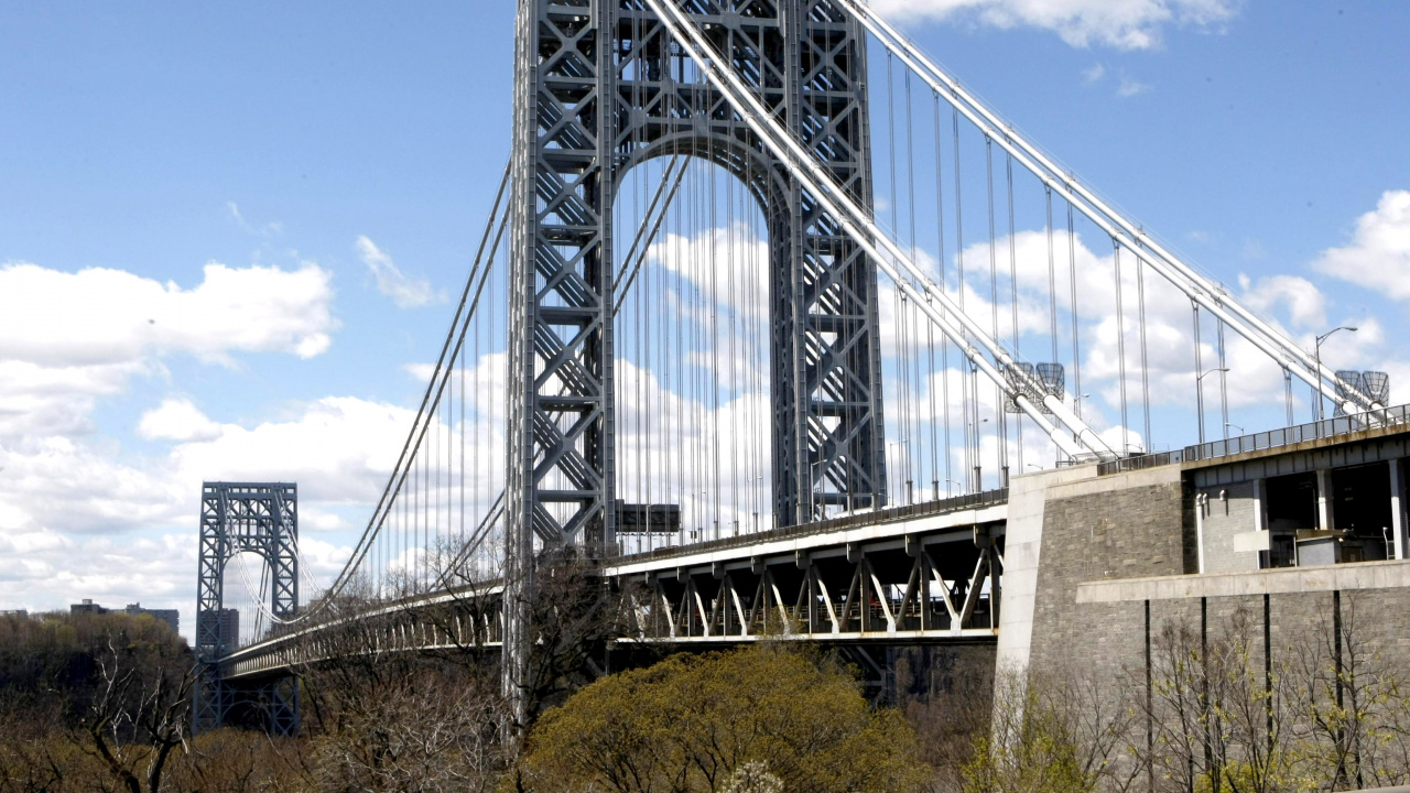 White Bridge Under Blue Sky During Daytime. Wallpaper in 1280x720 Resolution