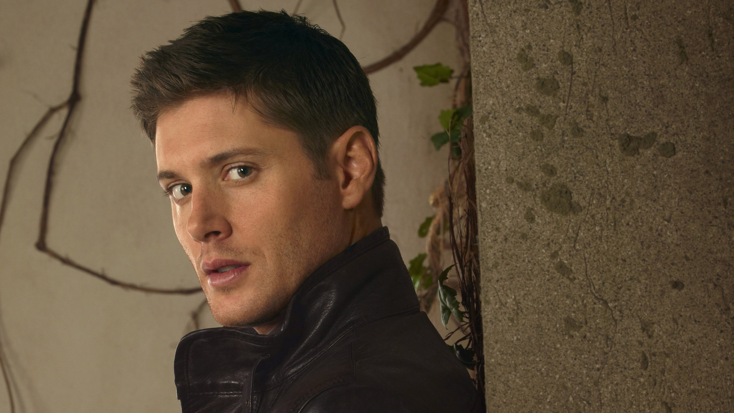 Jensen Ackles, Supernatural, Dean Winchester, Sam Winchester, Castiel. Wallpaper in 2560x1440 Resolution