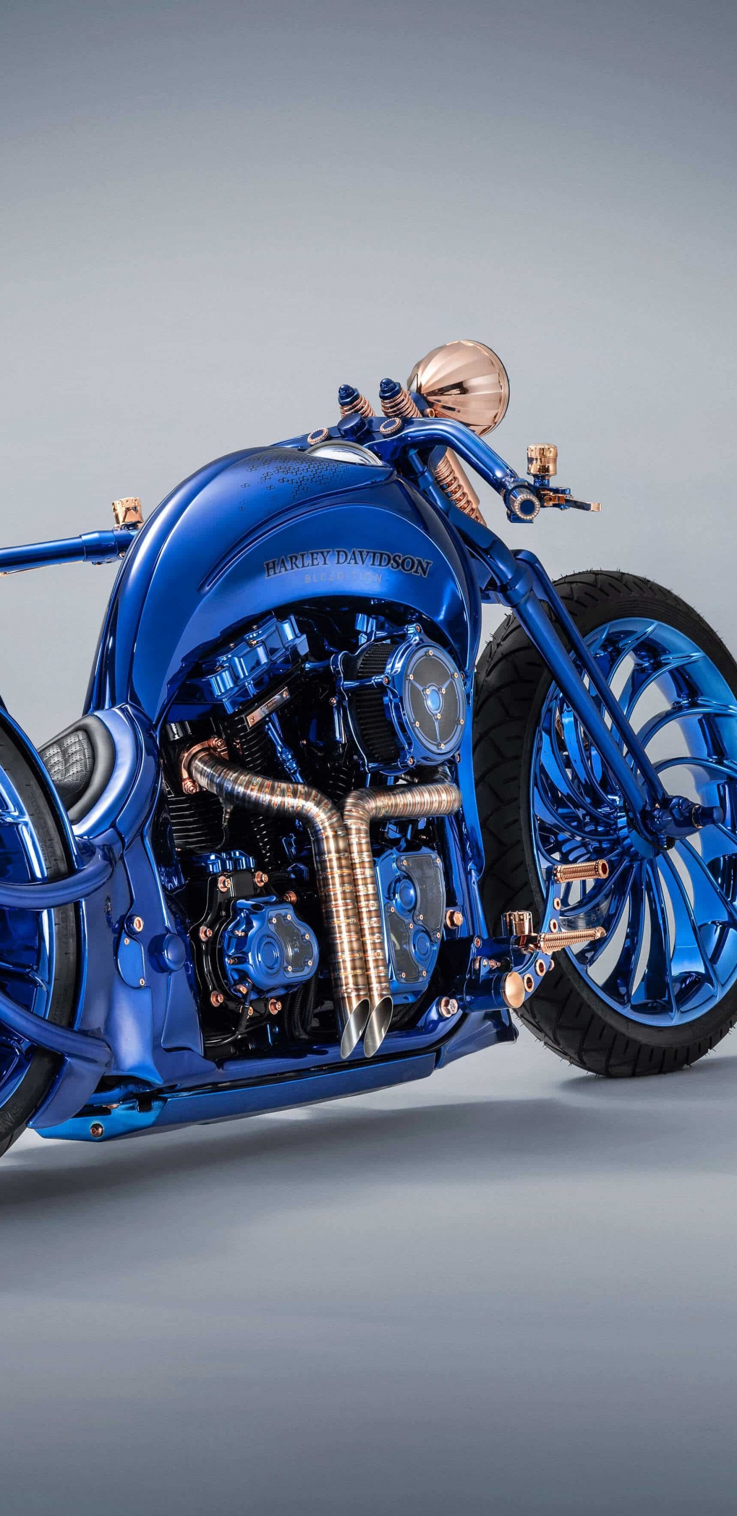 Bicicleta Deportiva Azul y Negra. Wallpaper in 1440x2960 Resolution