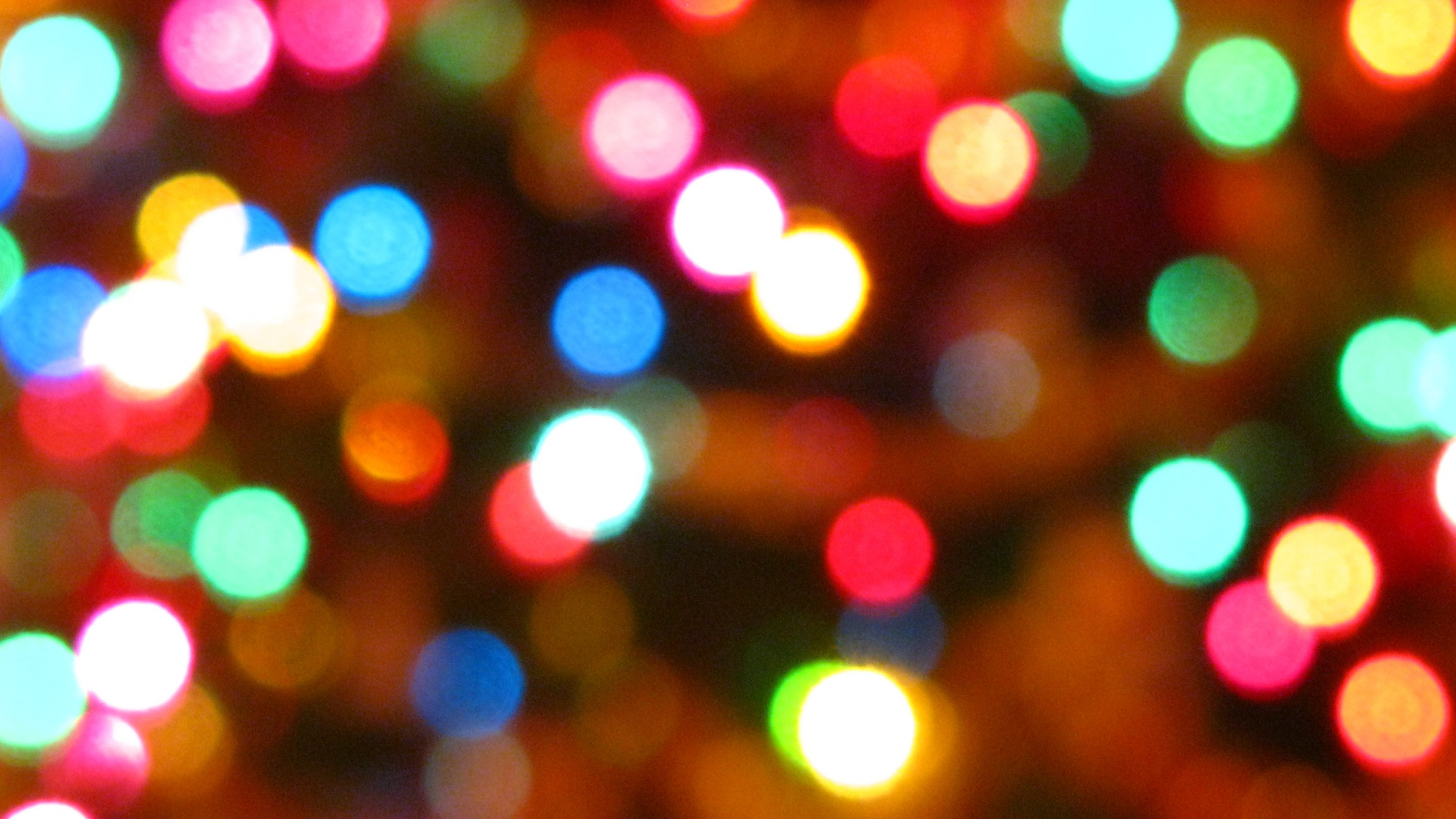 Rote Und Gelbe Bokeh-Lichter. Wallpaper in 2560x1440 Resolution