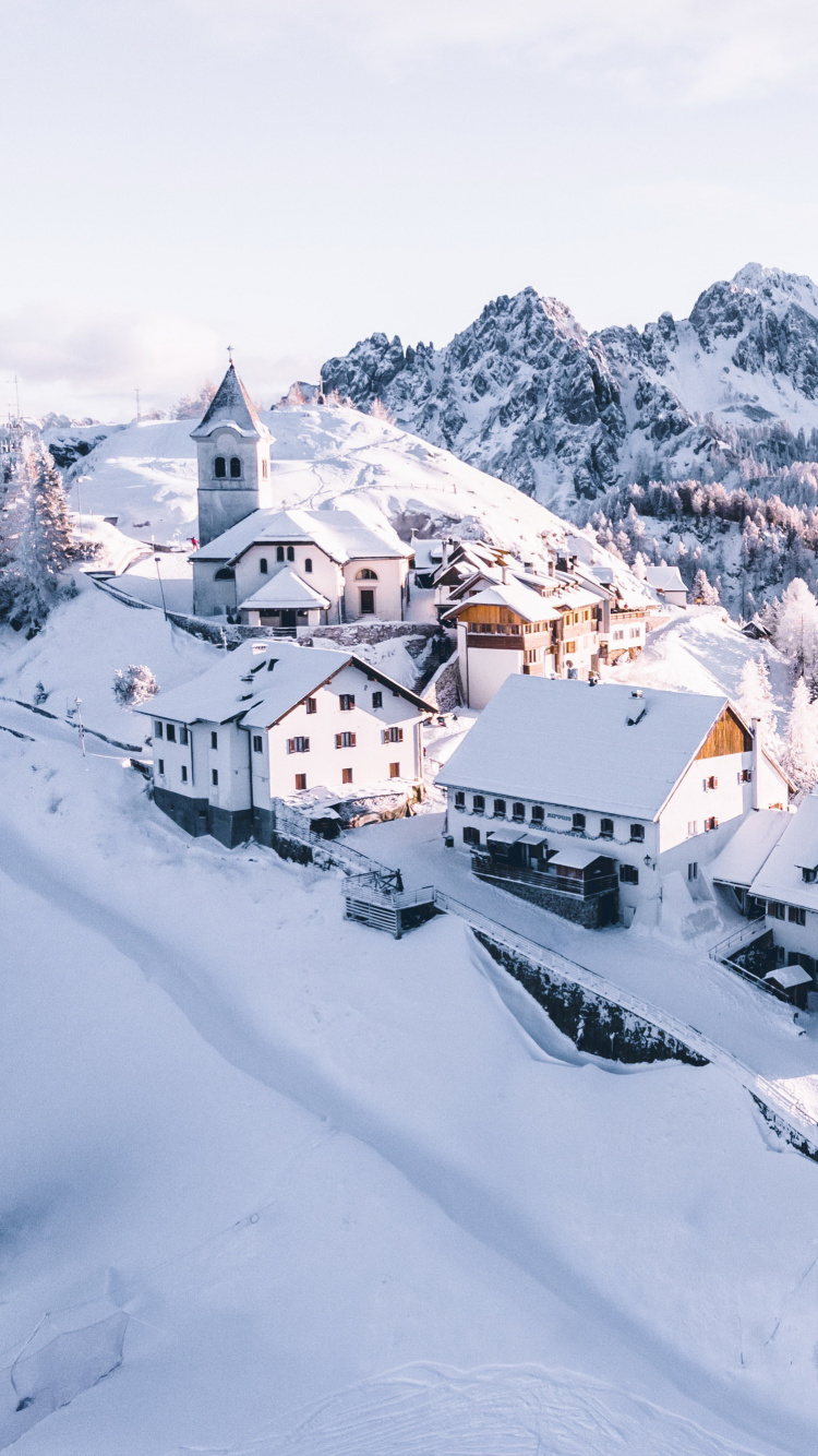 Skiberg, Die Tore Der Sonne, Mont Chry, Skigebiet, Resort. Wallpaper in 750x1334 Resolution