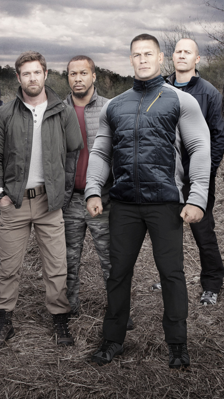 Groupe de Personnes Debout Sur un Champ Brun Pendant la Journée. Wallpaper in 750x1334 Resolution