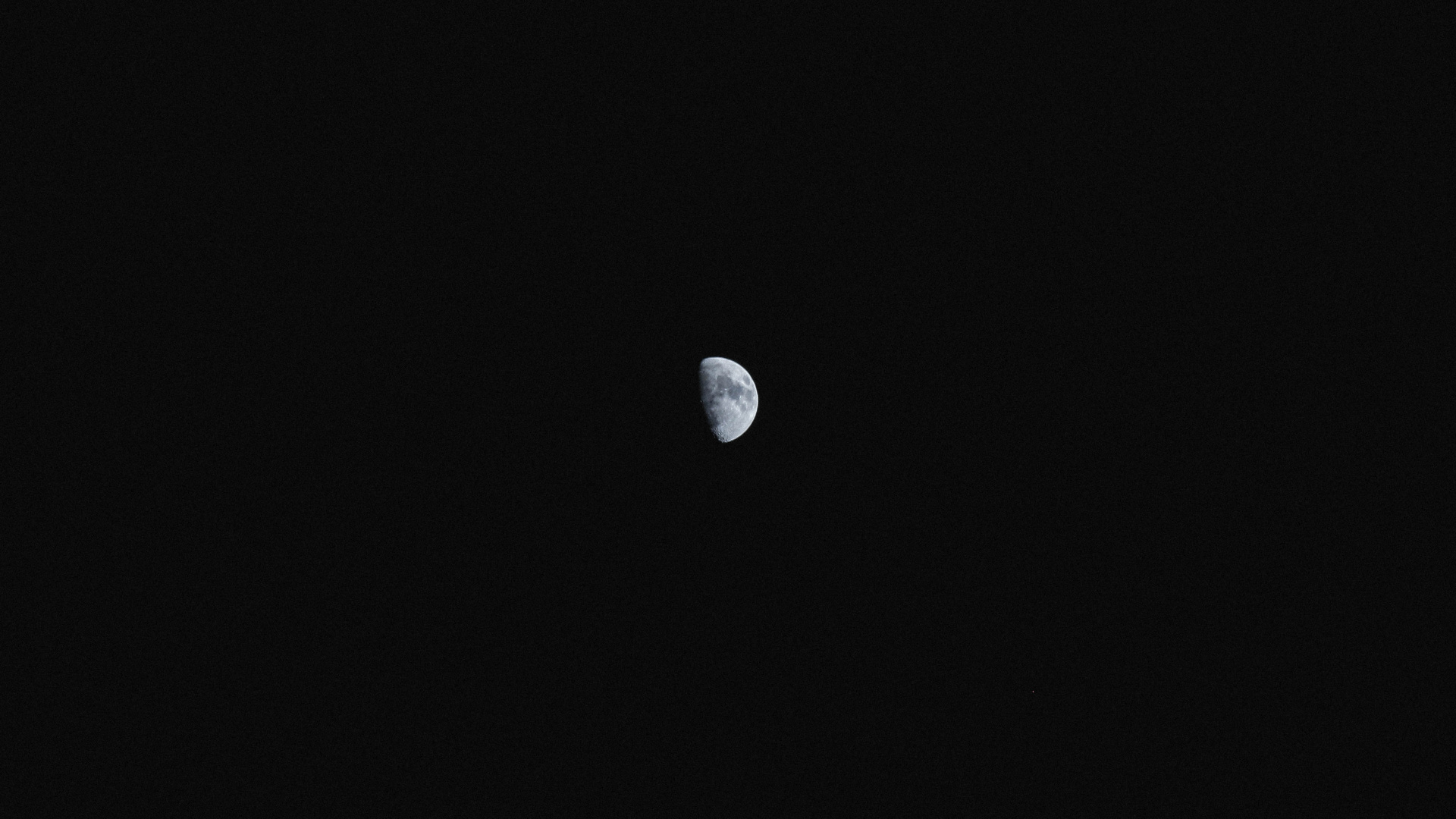 Pleine Lune Dans le Ciel. Wallpaper in 1920x1080 Resolution