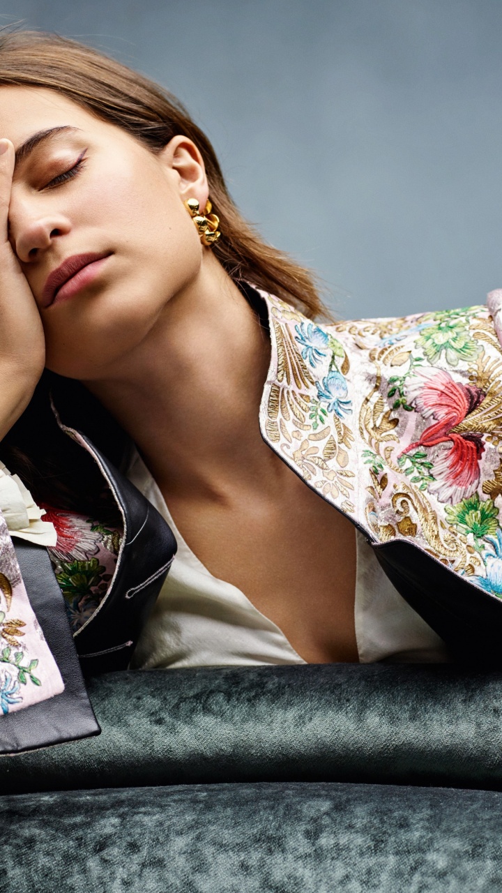 Cheveu, Face, Conjoint, Peau, Épaule. Wallpaper in 720x1280 Resolution