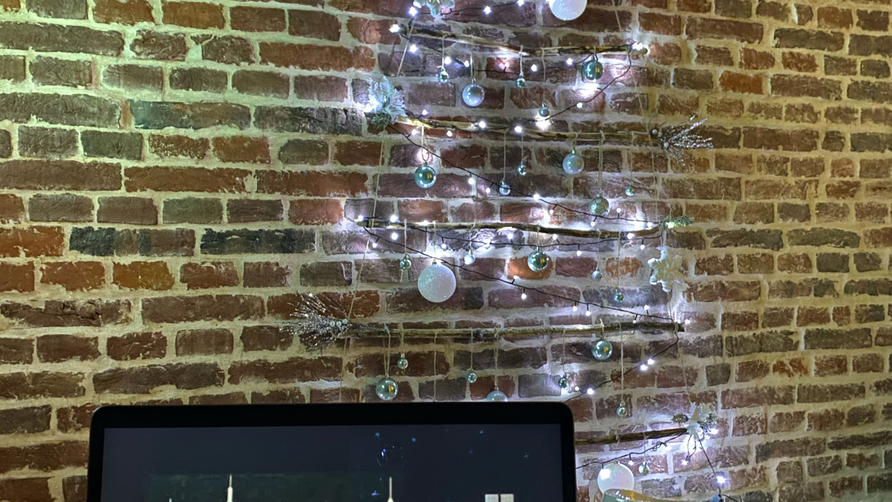 Pop Level 1, Christmas Tree, Christmas Day, Christmas Decoration, Electronic Device. Wallpaper in 1280x720 Resolution