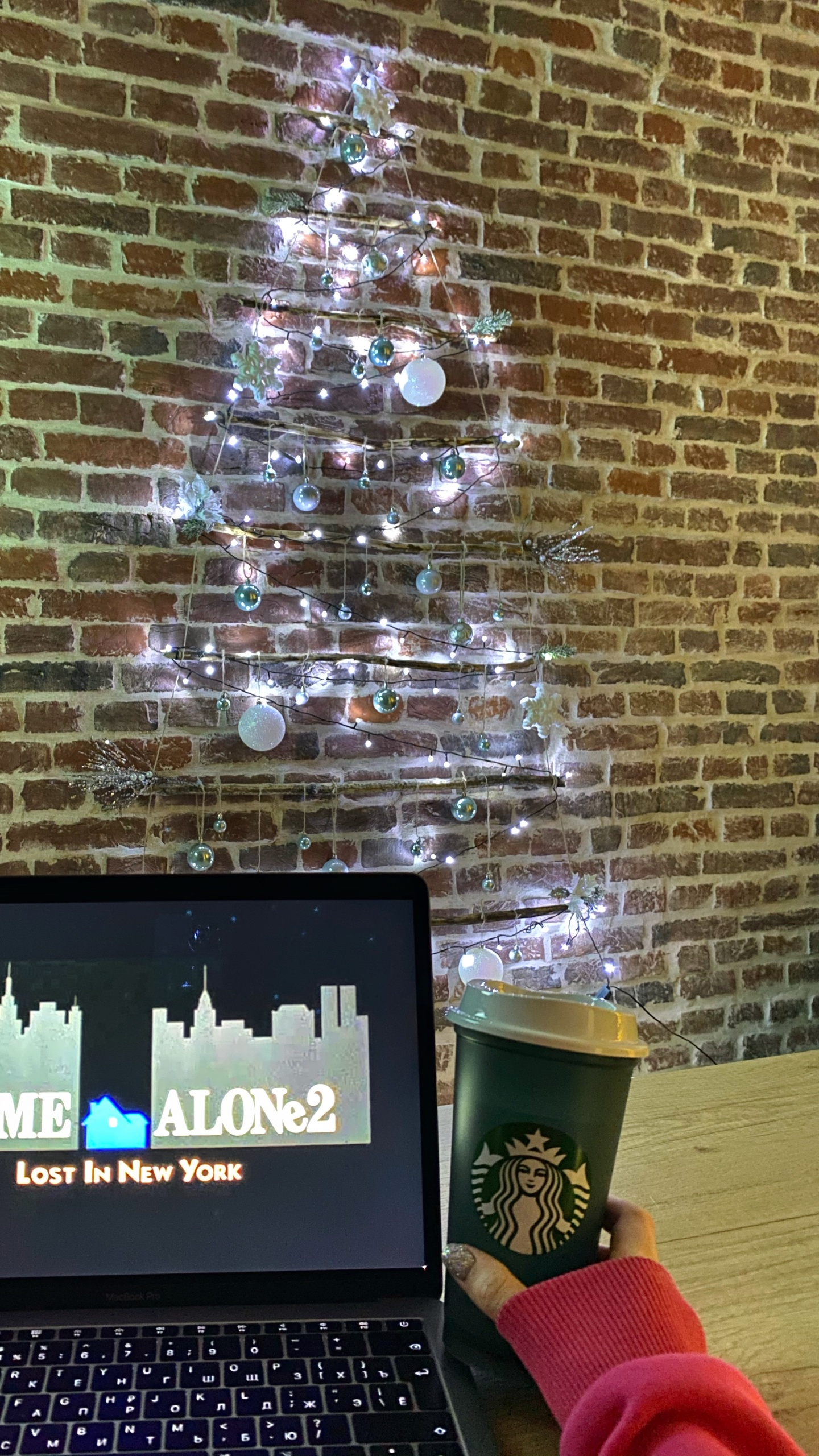 Pop Level 1, Christmas Tree, Christmas Day, Christmas Decoration, Electronic Device. Wallpaper in 1440x2560 Resolution