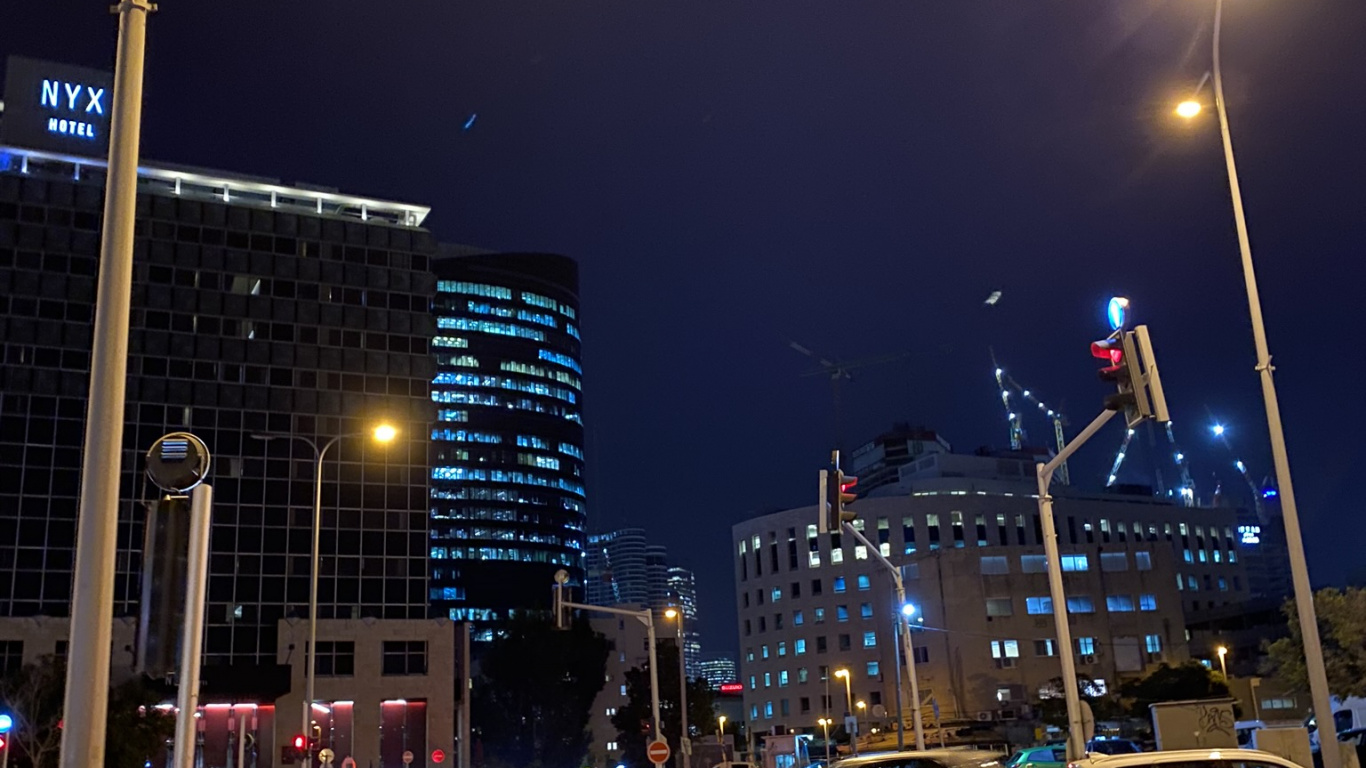 车灯, 路灯, 电力 壁纸 1366x768 允许