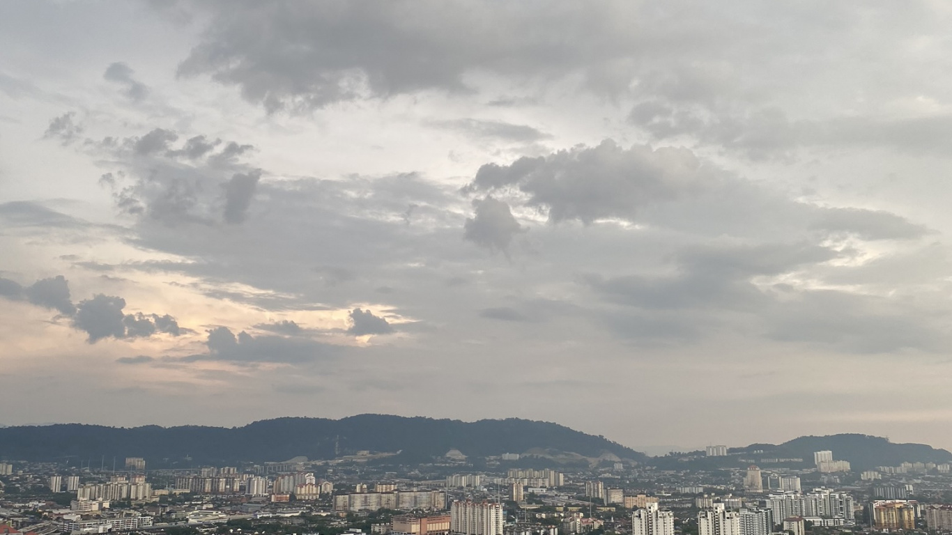 Daytime, Cloud, Urban Area, Neighbourhood, Residential Area. Wallpaper in 1366x768 Resolution