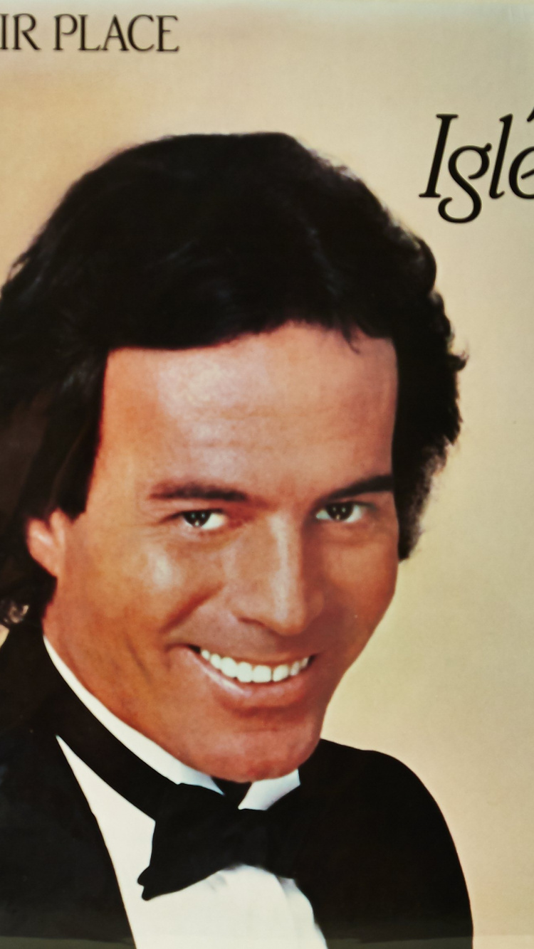 Julio Iglesias, 1100 Bel Air Place, Two Lovers, Album, Forehead. Wallpaper in 750x1334 Resolution
