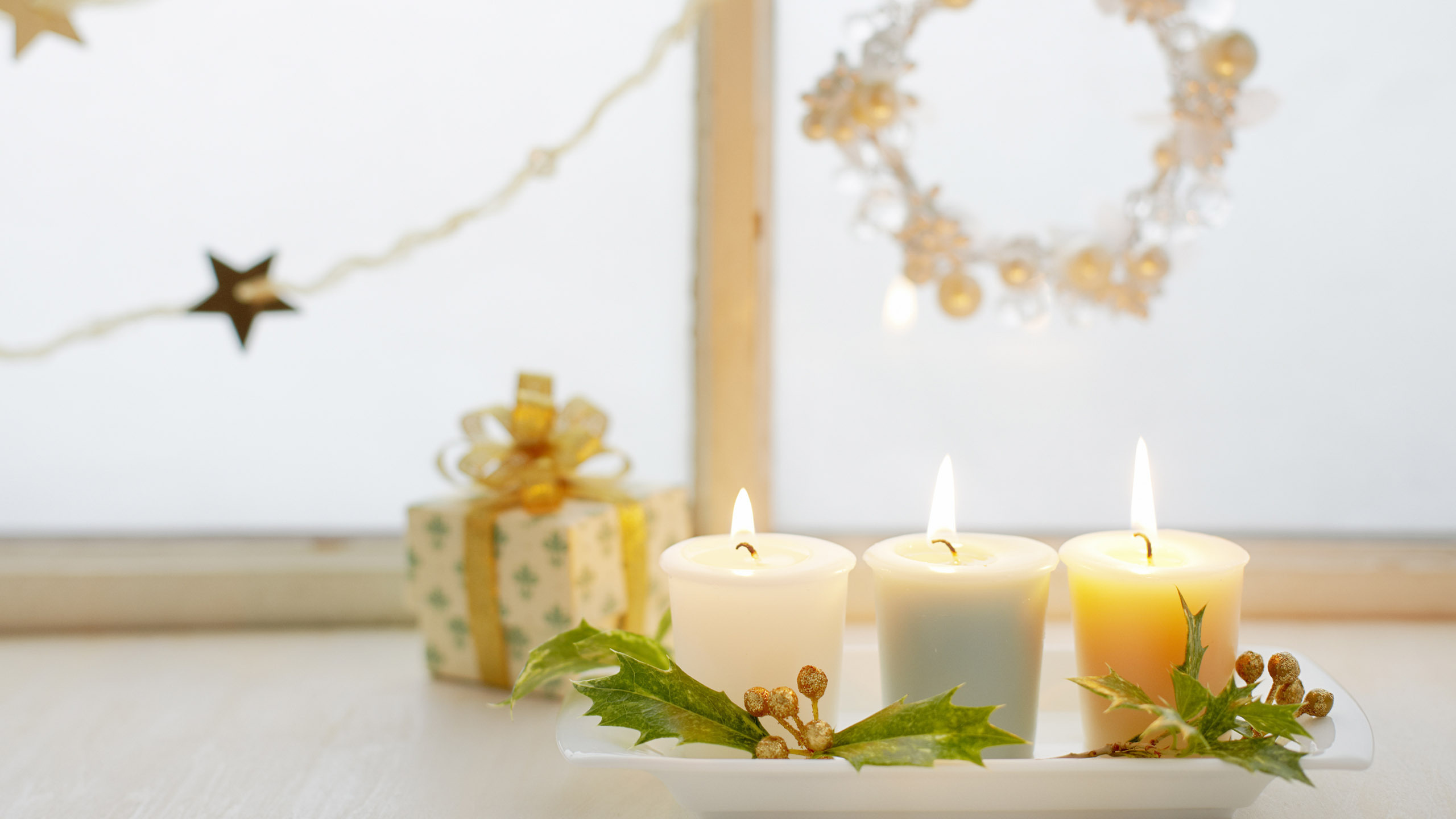 Christmas Day, Christmas and Holiday Season, Christmas Decoration, Candle, Lighting. Wallpaper in 2560x1440 Resolution
