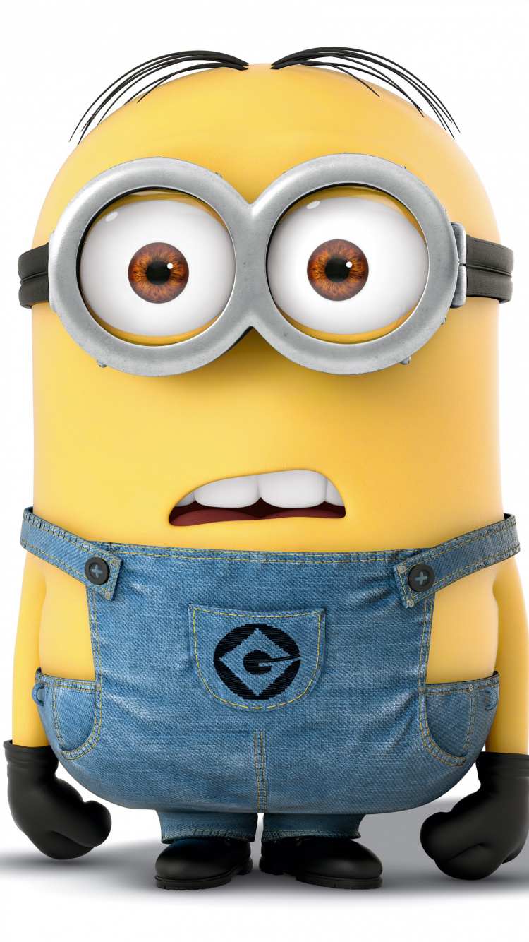 Minions Portant un Jean Bleu. Wallpaper in 750x1334 Resolution