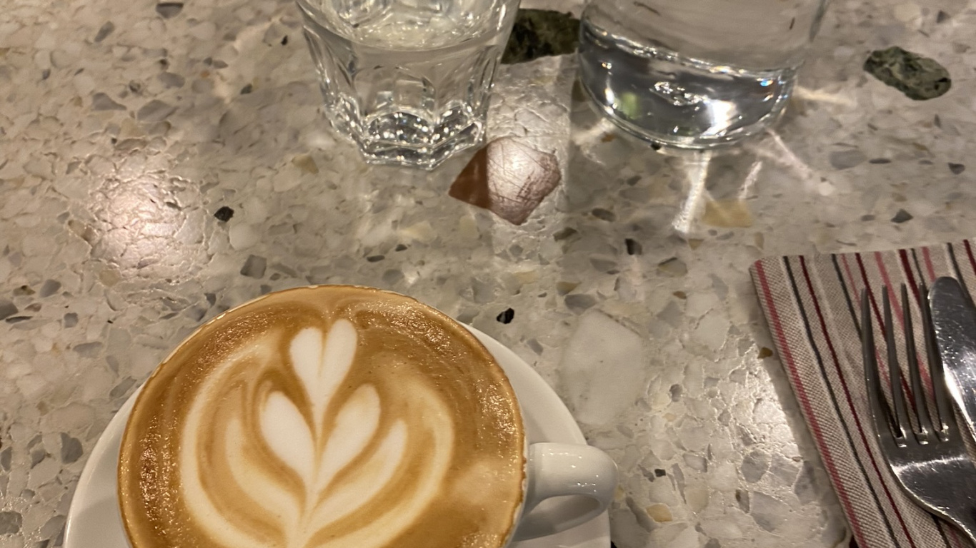 Cappuccino, Wiener Melange, Caff Macchiato, Cortado, Flat White. Wallpaper in 1366x768 Resolution