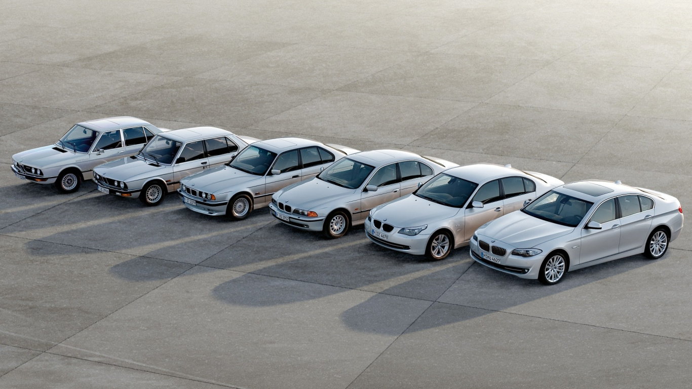 Silver and Black Cars on Gray Asphalt Road. Wallpaper in 1366x768 Resolution