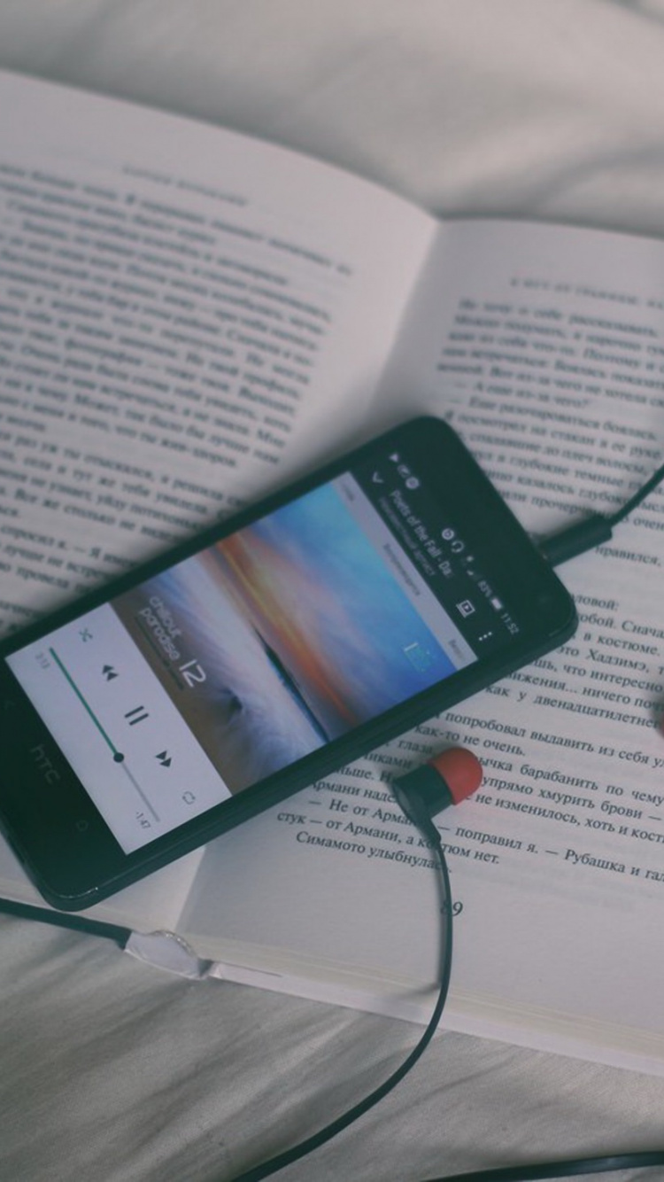 Livre, Texte, Gadget, Technologie, Dispositif Électronique. Wallpaper in 750x1334 Resolution