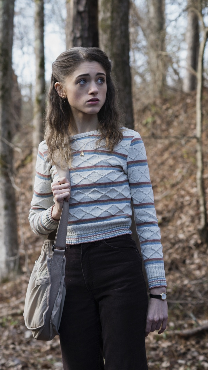 Natalia Dyer, Stranger Things, Netflix, Nature, Tree. Wallpaper in 720x1280 Resolution
