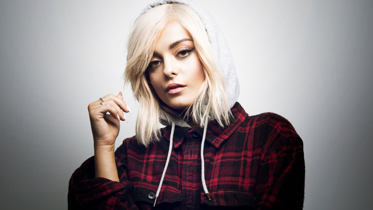 Bebe Rexha, Chica en el Espejo, Cabello, Rubia, Plaid. Wallpaper in 1280x720 Resolution