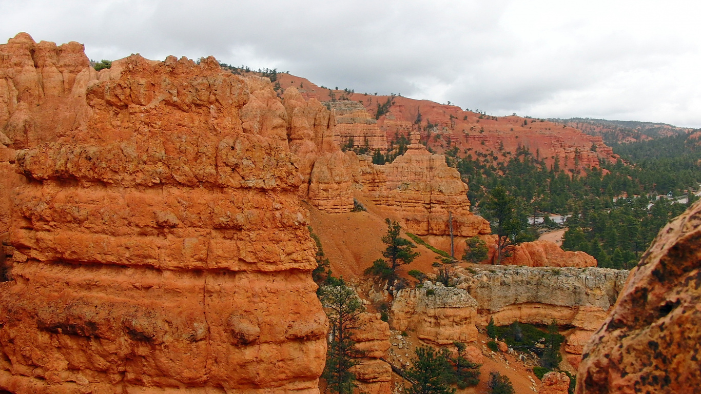 Brown Rock Formation Under White Clouds During Daytime. Wallpaper in 1366x768 Resolution