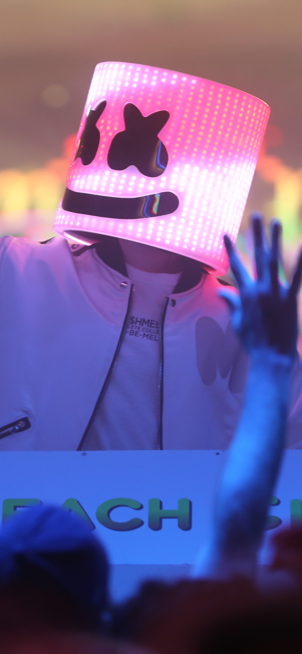 dj Marshmello, Performance, Divertissement, Violette, Purple. Wallpaper in 1242x2688 Resolution