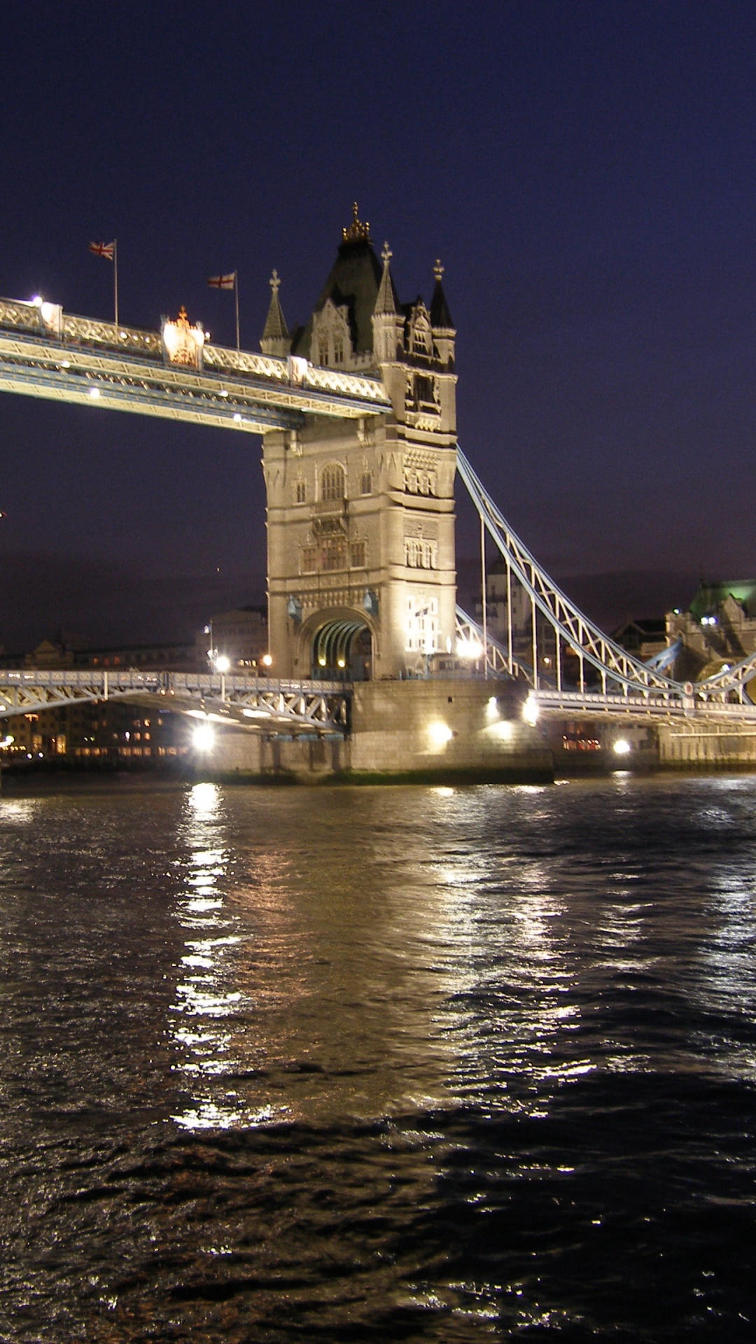 Puente de Londres Durante la Noche. Wallpaper in 1080x1920 Resolution