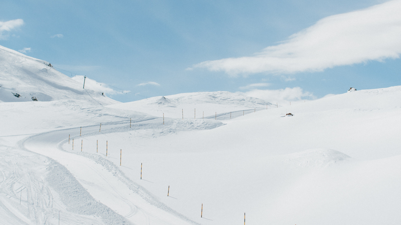 Schnee, Wei, Winter, Piste, Gletscher-landform. Wallpaper in 1366x768 Resolution