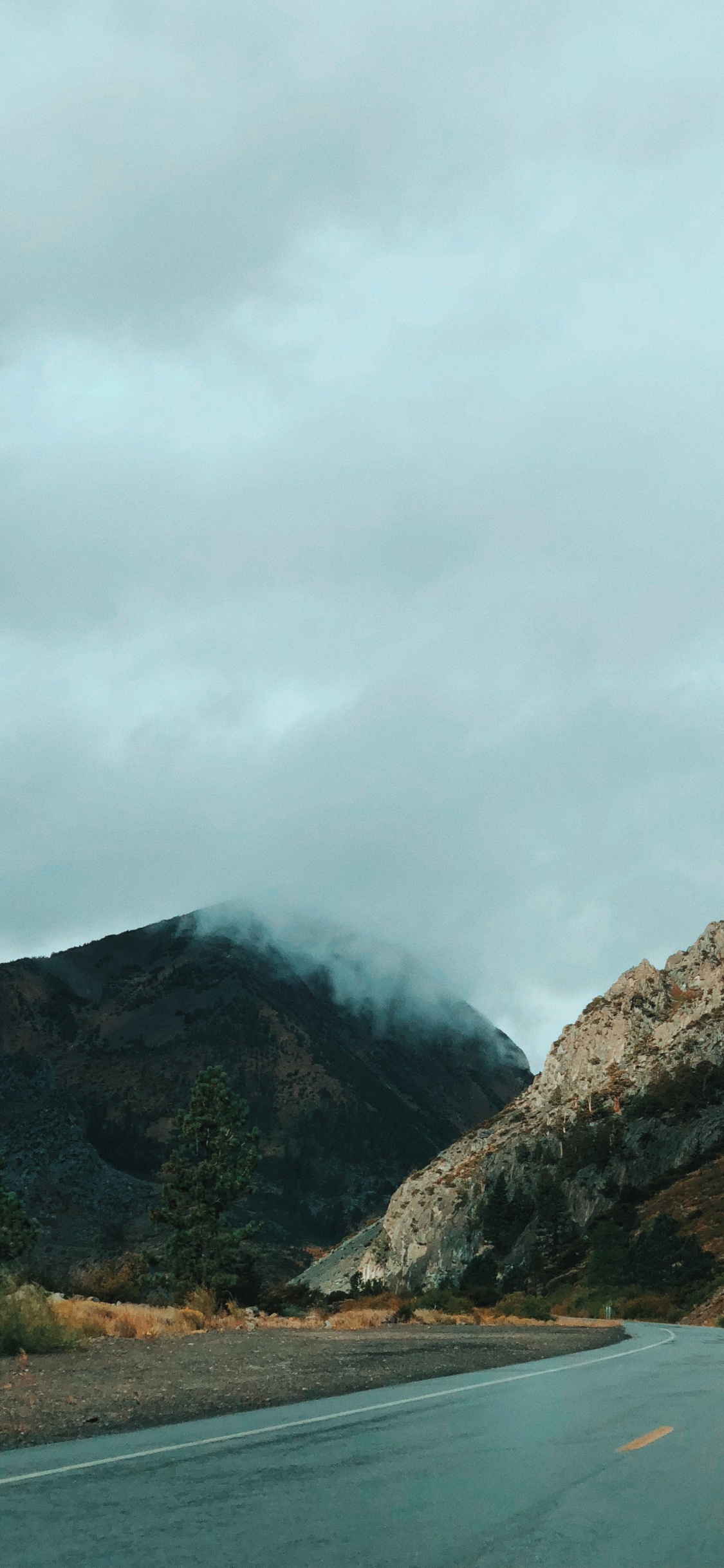 Kalifornien, USA, Yosemite Valley, Bergigen Landschaftsformen, Hochland. Wallpaper in 1125x2436 Resolution