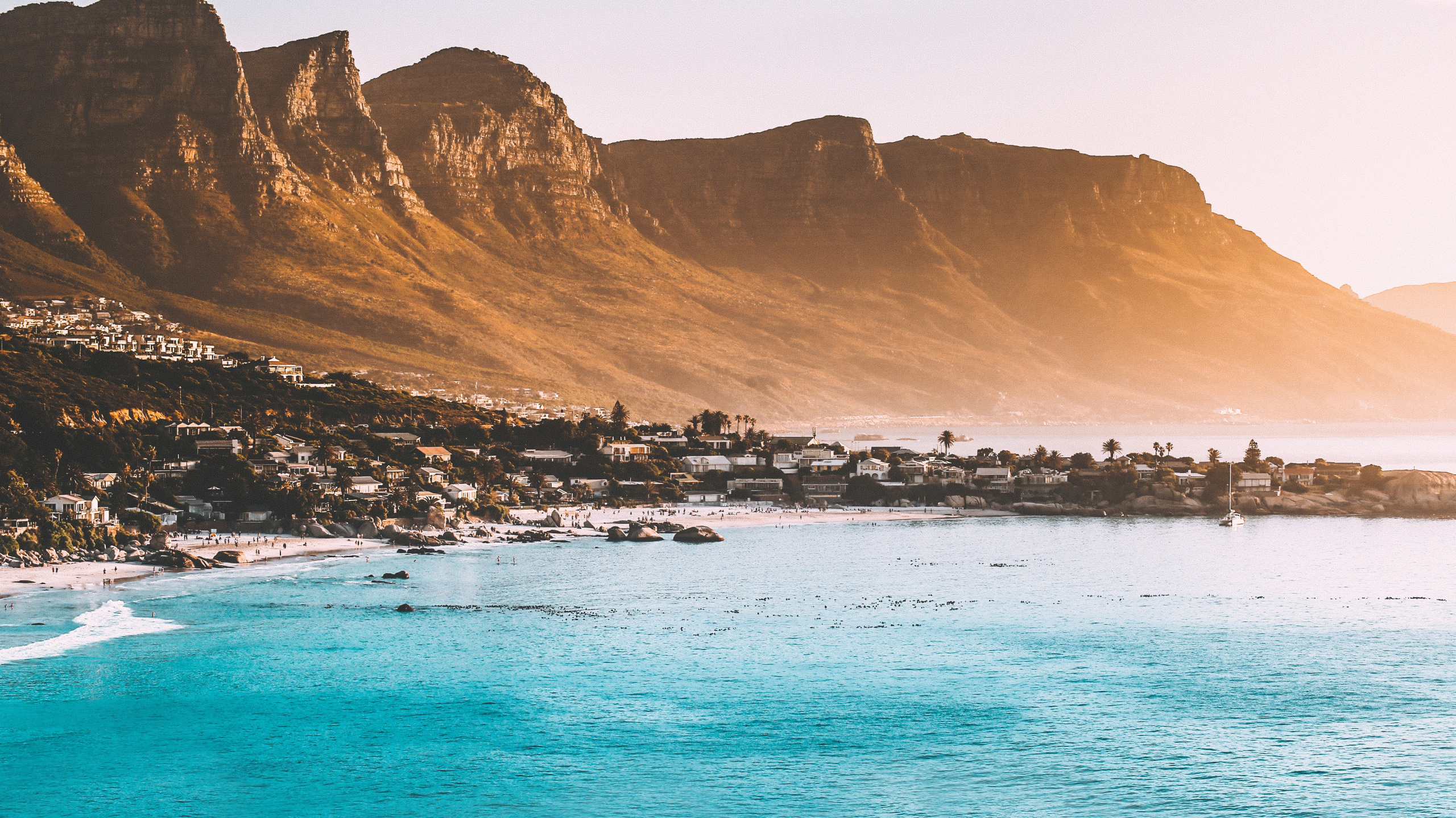 Camps Bay, Four, Clifton, Plage de Rochers, Péninsule du Cap. Wallpaper in 2560x1440 Resolution