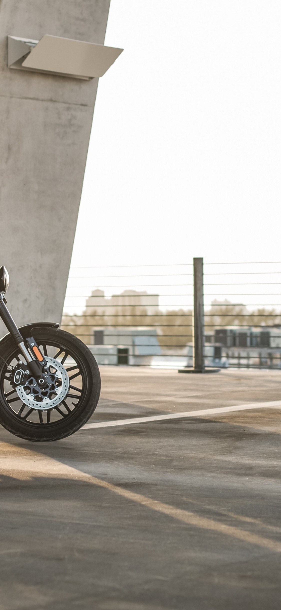 Harley Davidson, Motorrad, Motorradhelm, Tire, Rad. Wallpaper in 1125x2436 Resolution