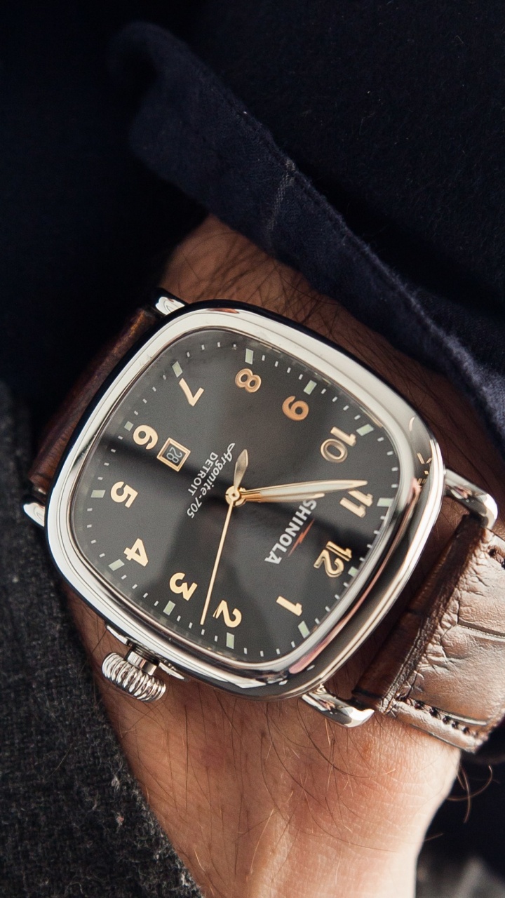 Person Wearing Brown Leather Strap Silver Round Analog Watch. Wallpaper in 720x1280 Resolution