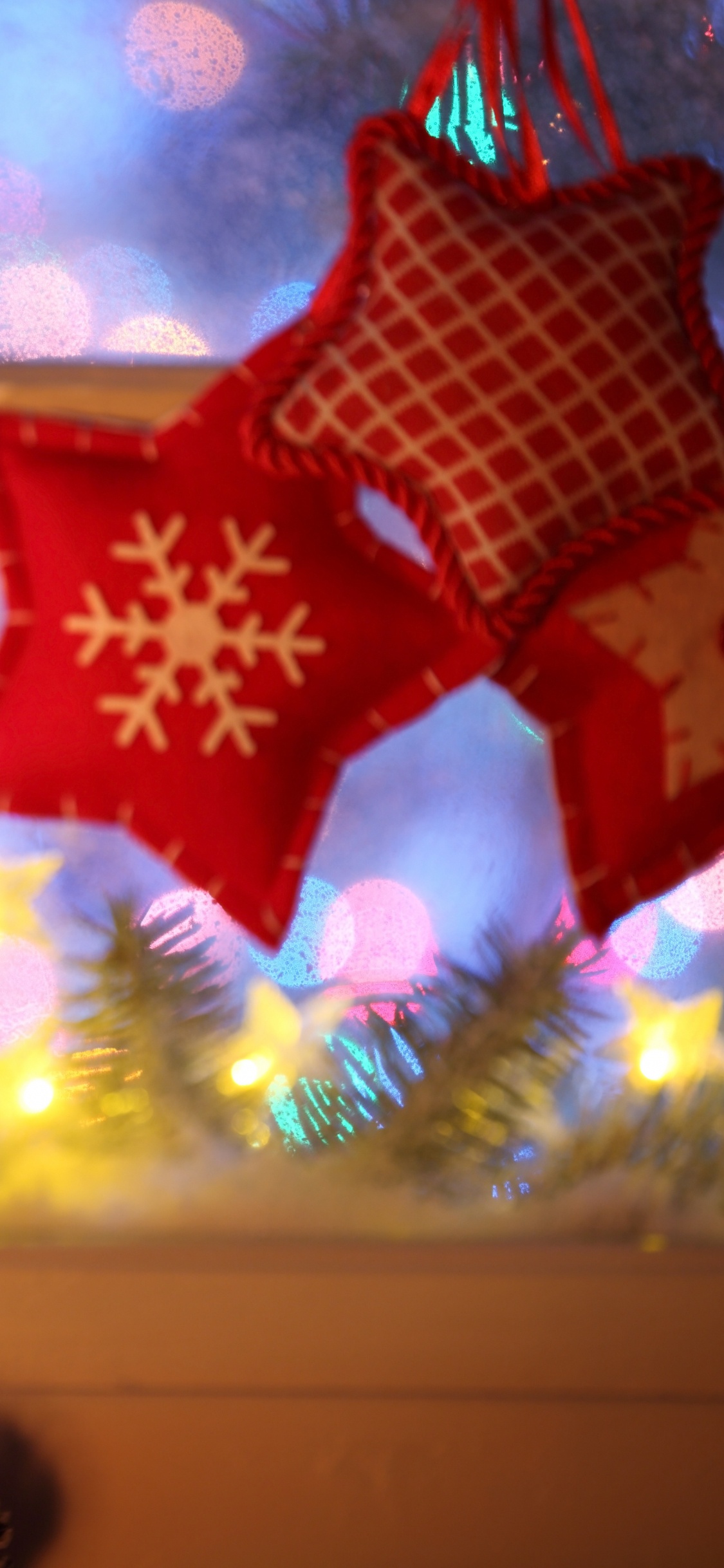 圣诞节那天, 圣诞装饰, 假日, 圣诞彩灯, 圣诞窗口 壁纸 1125x2436 允许