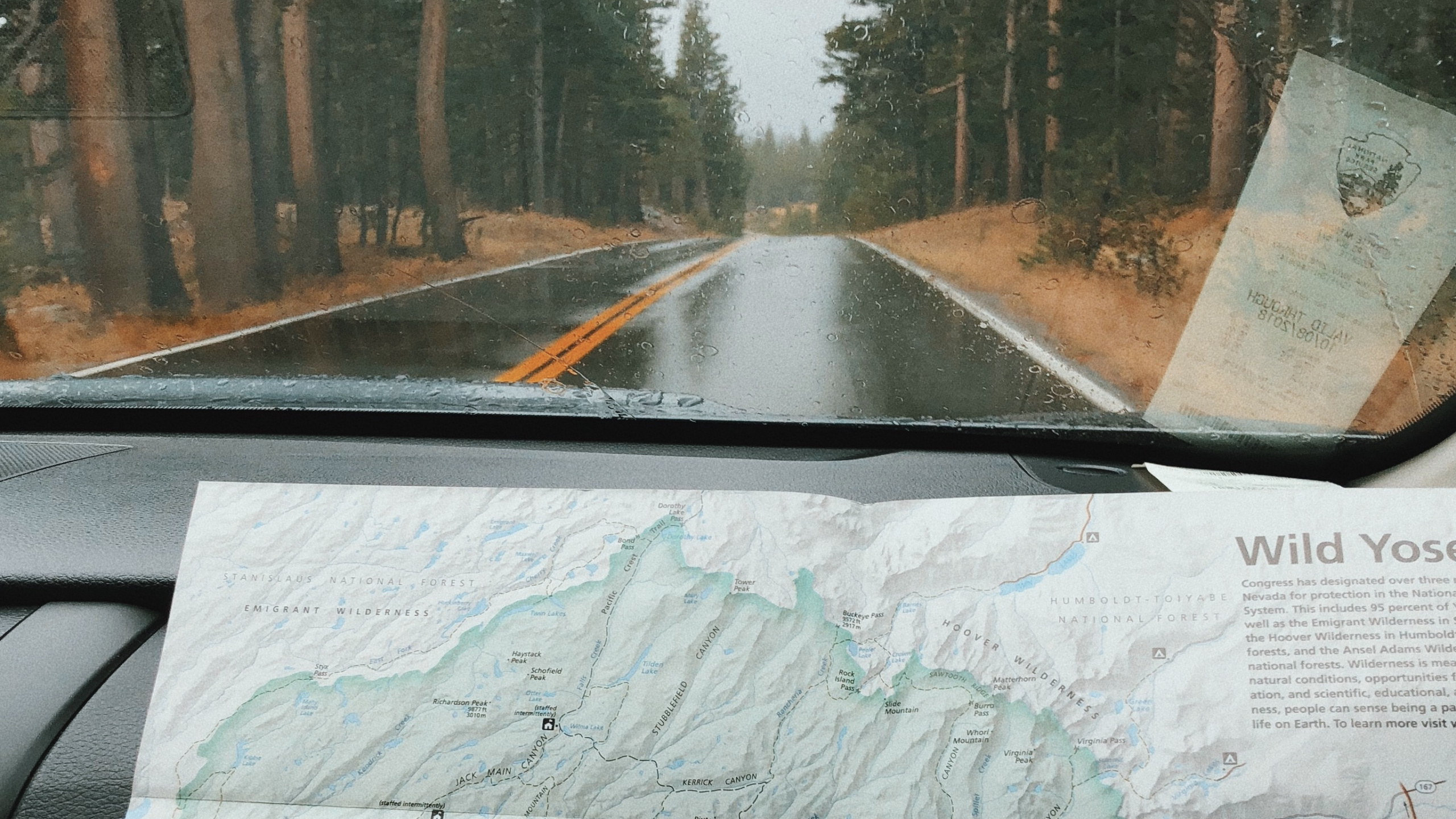 Route, Brise, Infrastructure, Automobile de la Fenêtre de la Partie, Conduite. Wallpaper in 2560x1440 Resolution