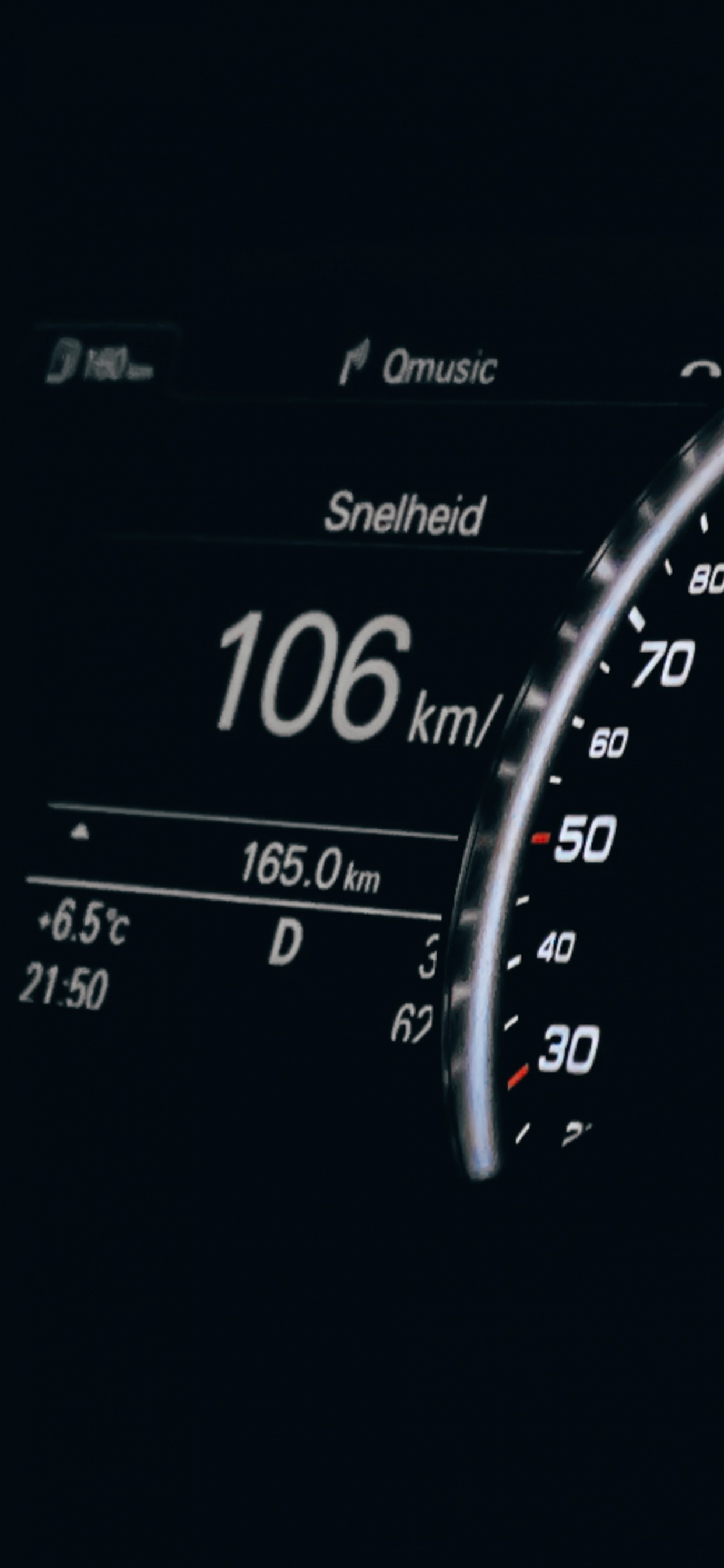 Compteur de Vitesse Analogique Noir et Blanc. Wallpaper in 1242x2688 Resolution