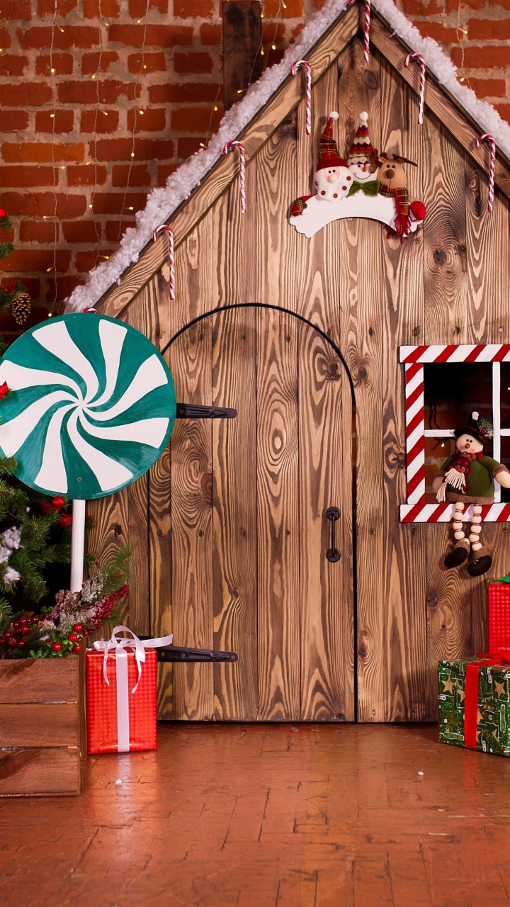 Christmas Tree, Christmas Day, Santa Claus, Holiday, Christmas Decoration. Wallpaper in 720x1280 Resolution