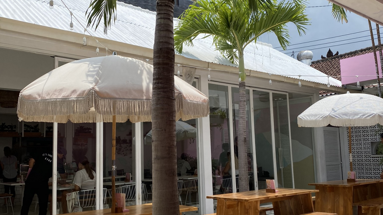 Resort, Patio, Immobilier, Bois Franc, Mobilier D'extérieur. Wallpaper in 1280x720 Resolution