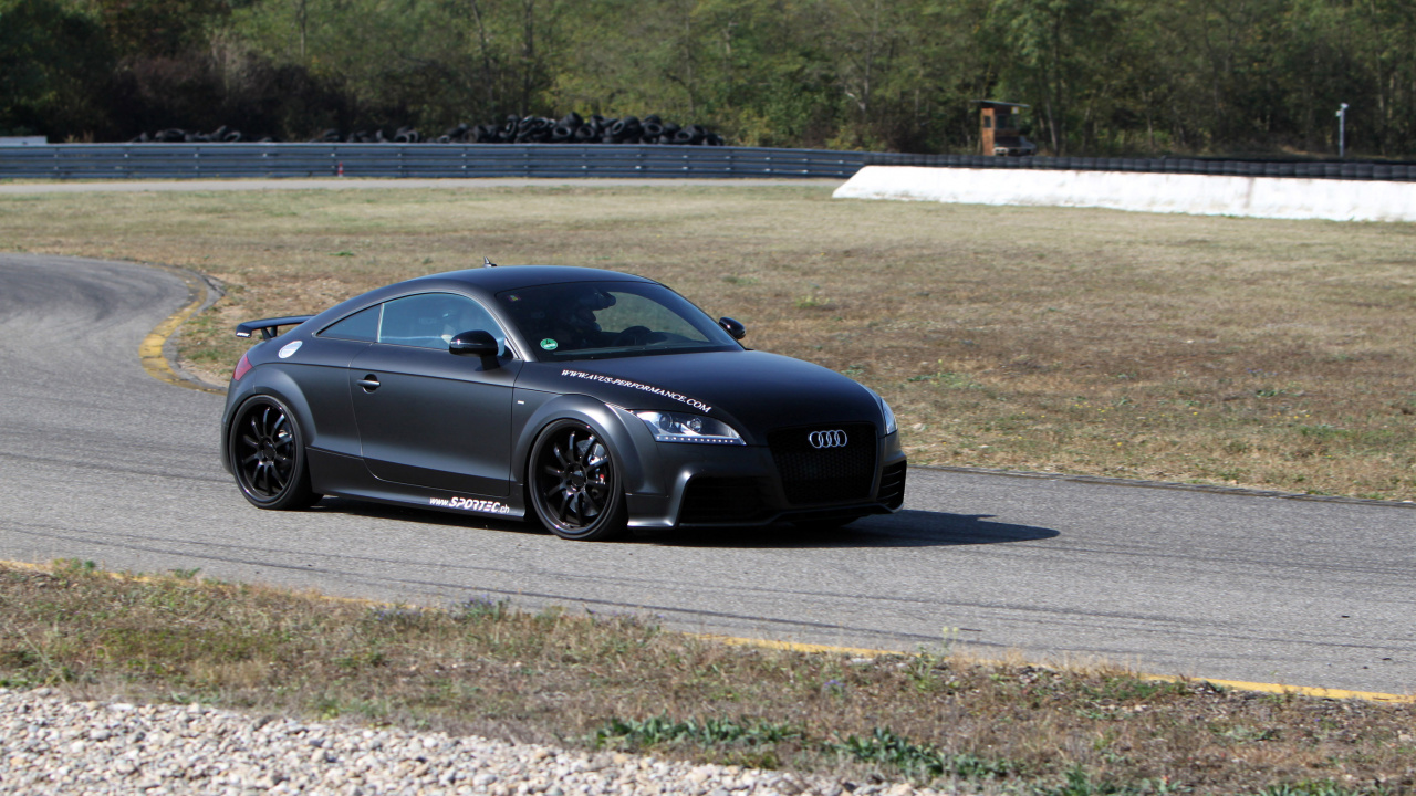 Schwarzer Porsche 911 Tagsüber Unterwegs. Wallpaper in 1280x720 Resolution