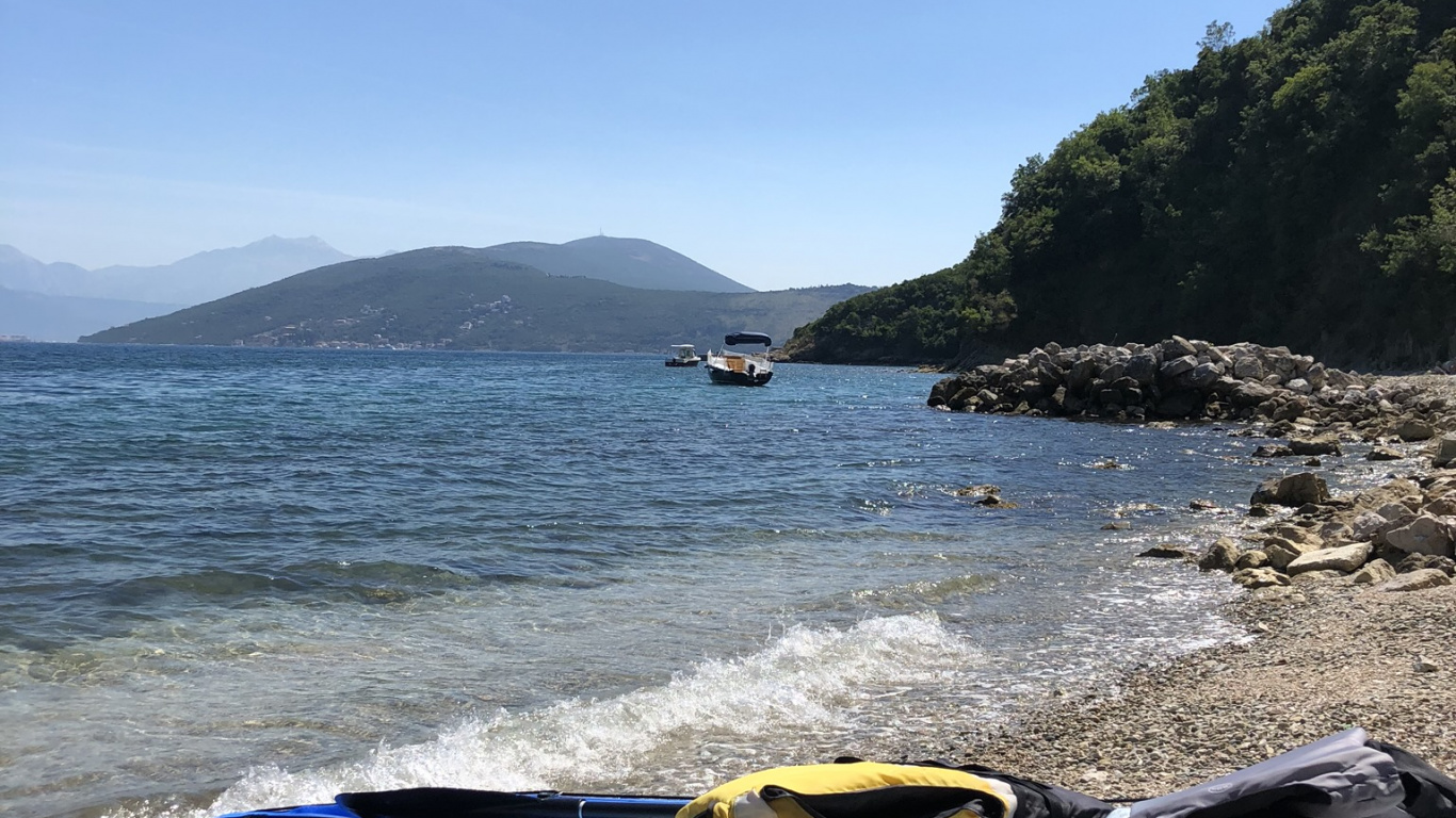 Loch, Barco, Kayak, Agua, Cuerpo de Agua. Wallpaper in 1366x768 Resolution