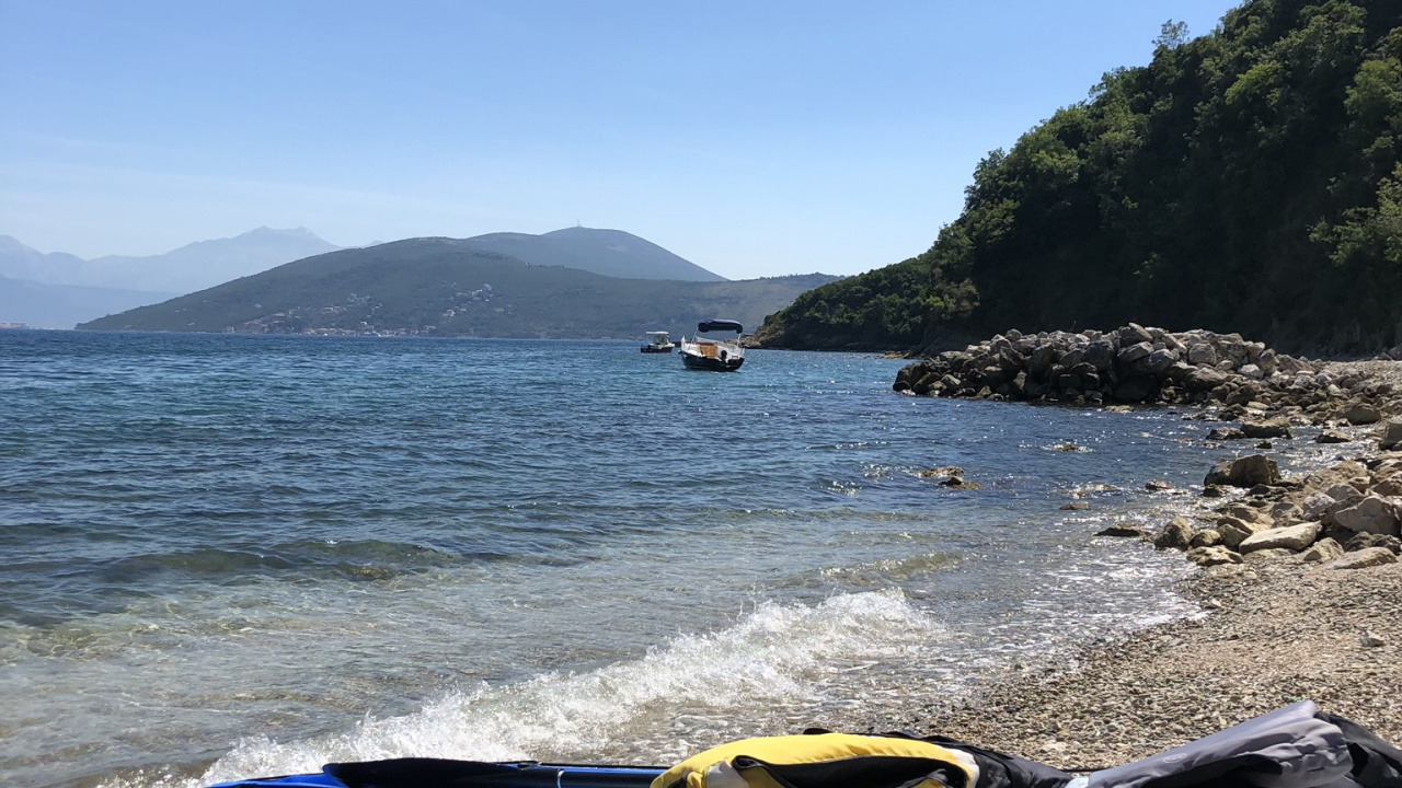 Loch, Bateau, Kayak, Eau, Corps de L'eau. Wallpaper in 1280x720 Resolution