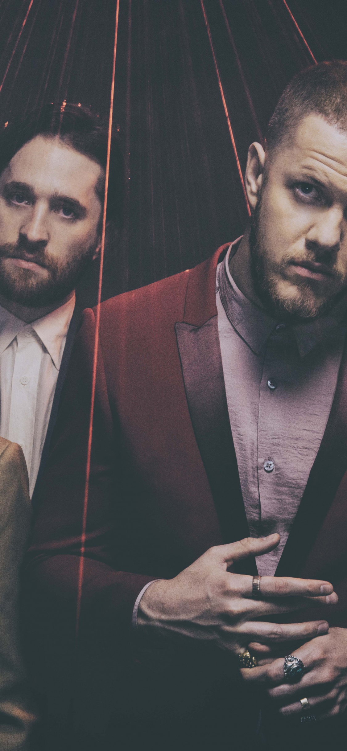 el Conjunto Musical, el Vello Facial, Traje, Barba, Ropa Formal. Wallpaper in 1125x2436 Resolution