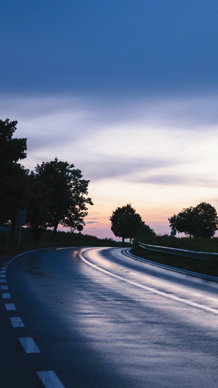 Wasser, Cloud, Tageszeit, Automotive Lighting, Fahrbahn. Wallpaper in 720x1280 Resolution